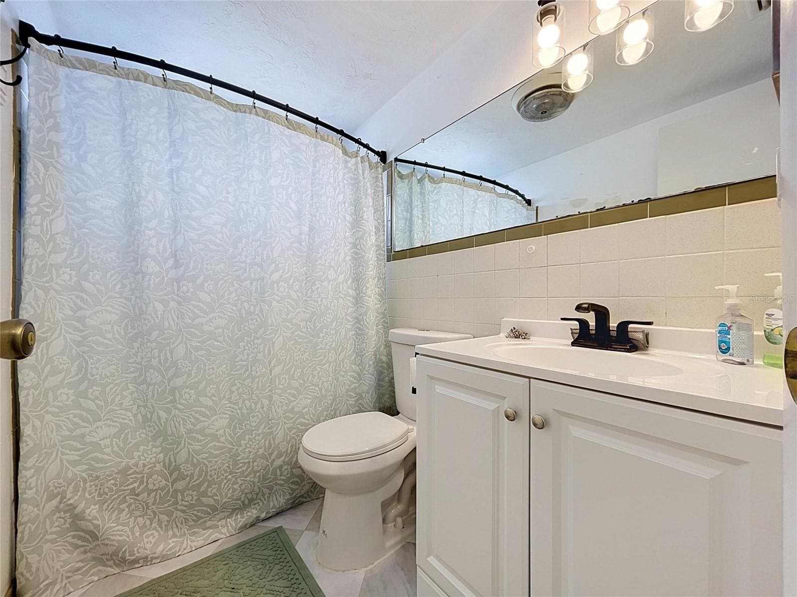 Single Family Residence at 3748 REDWOOD DR, HOLIDAY, photo 18 of 42