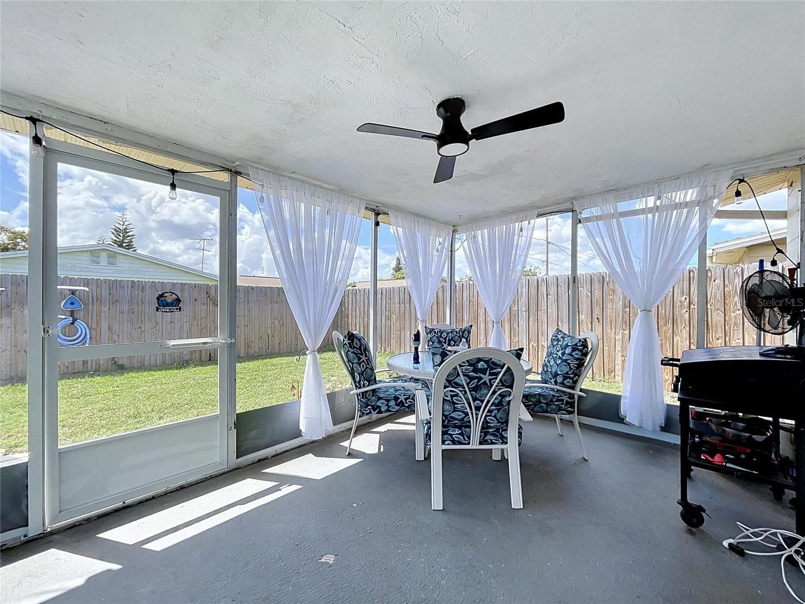 Single Family Residence at 3748 REDWOOD DR, HOLIDAY, photo 24 of 42