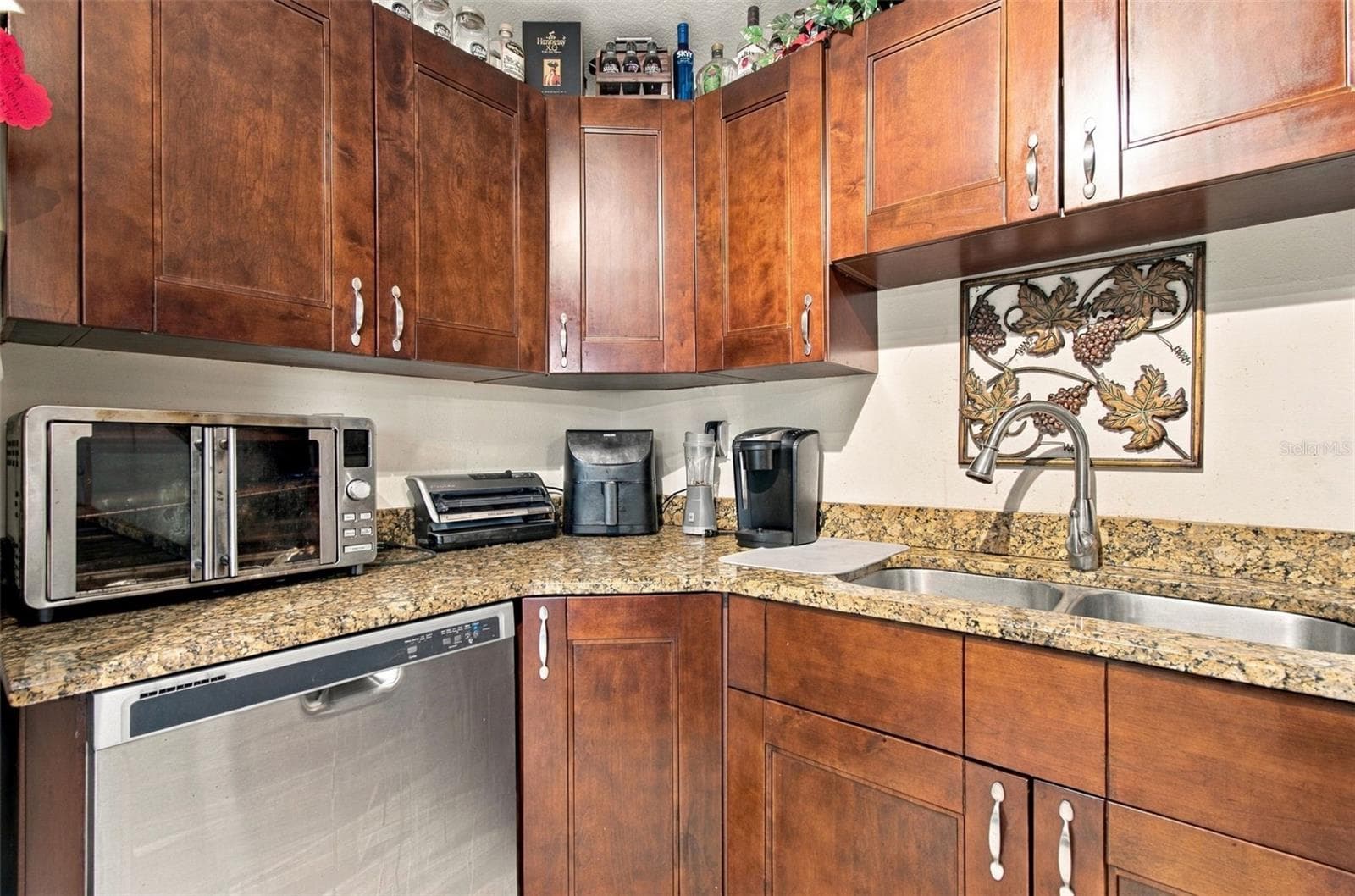 Single Family Residence at 12408 N BOULEVARD, TAMPA, photo 13 of 45