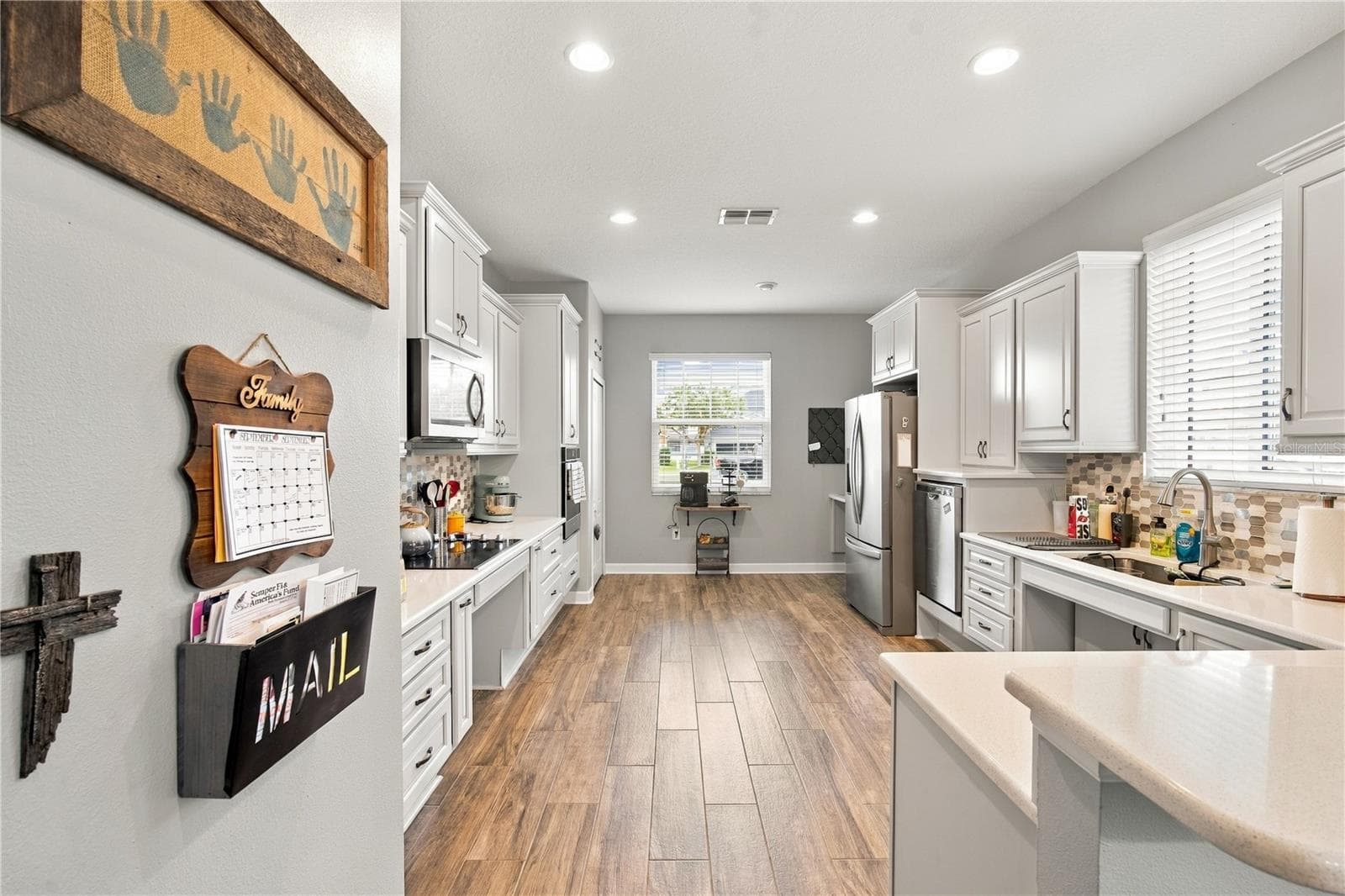 Fully Upgraded ADA-Compliant Kitchen Facing Northwest 2 - 18756 BURNDALL CT, LAND O LAKES