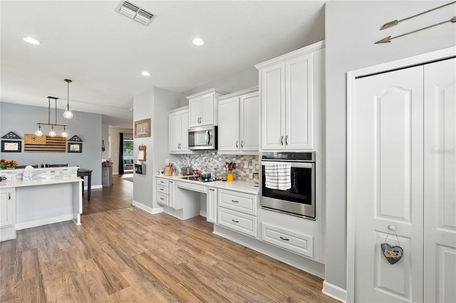 Fully Upgraded ADA-Compliant Kitchen Facing Southeast - 18756 BURNDALL CT, LAND O LAKES