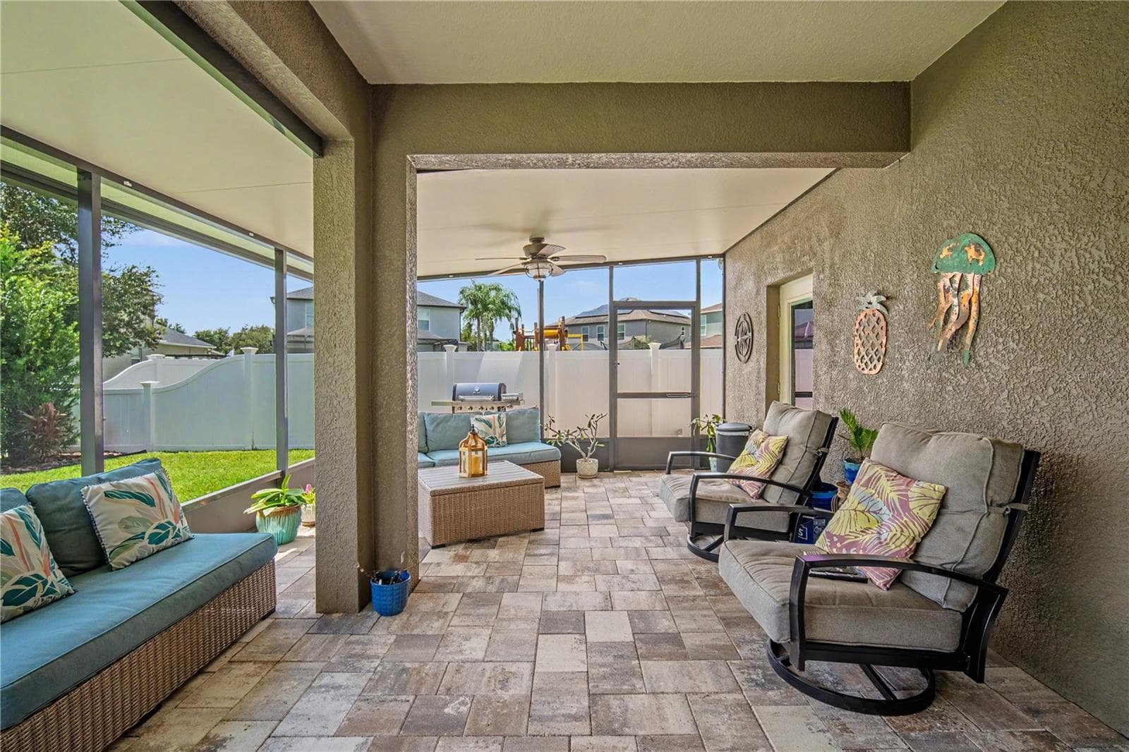 Oversized Back Patio View Facing South - 18756 BURNDALL CT, LAND O LAKES