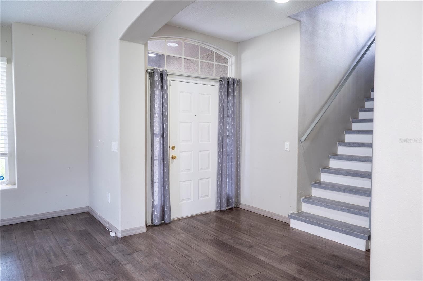 Single Family Residence at 14114 ABACO ISLE DR, ORLANDO, photo 3 of 13