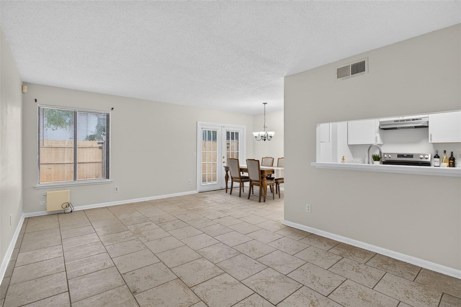 Townhouse at 1316 MOUNTAINVIEW, TAMPA, photo 5 of 26