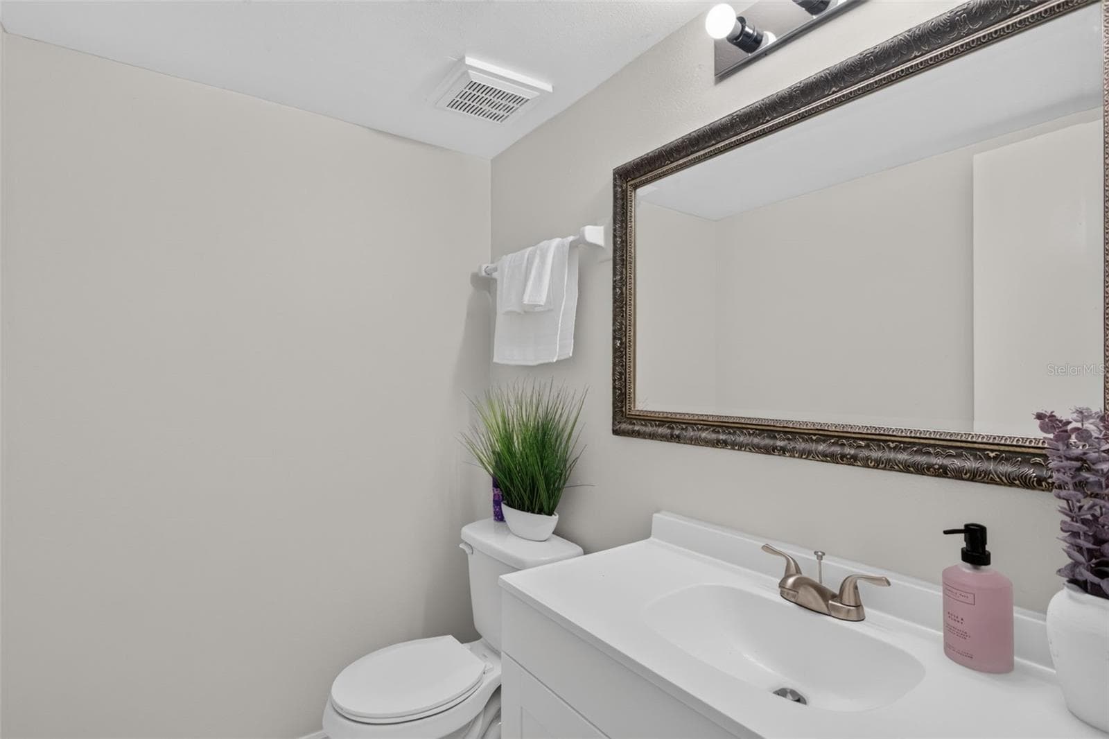Townhouse at 1316 MOUNTAINVIEW, TAMPA, photo 14 of 26