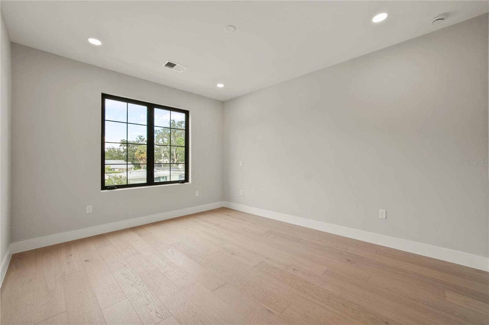 Single Family Residence at 1326 W NEW HAMPSHIRE ST, ORLANDO, photo 76 of 98