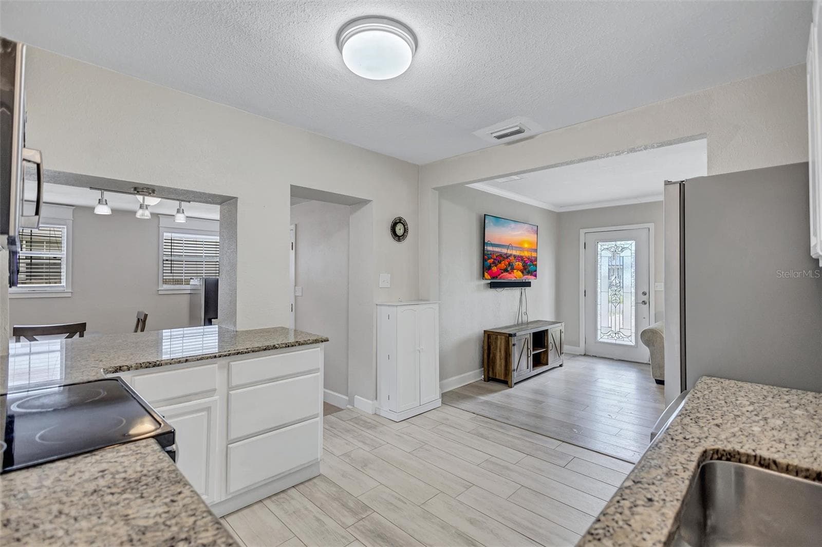 Open concept - 5337 2ND AVE N, ST PETERSBURG