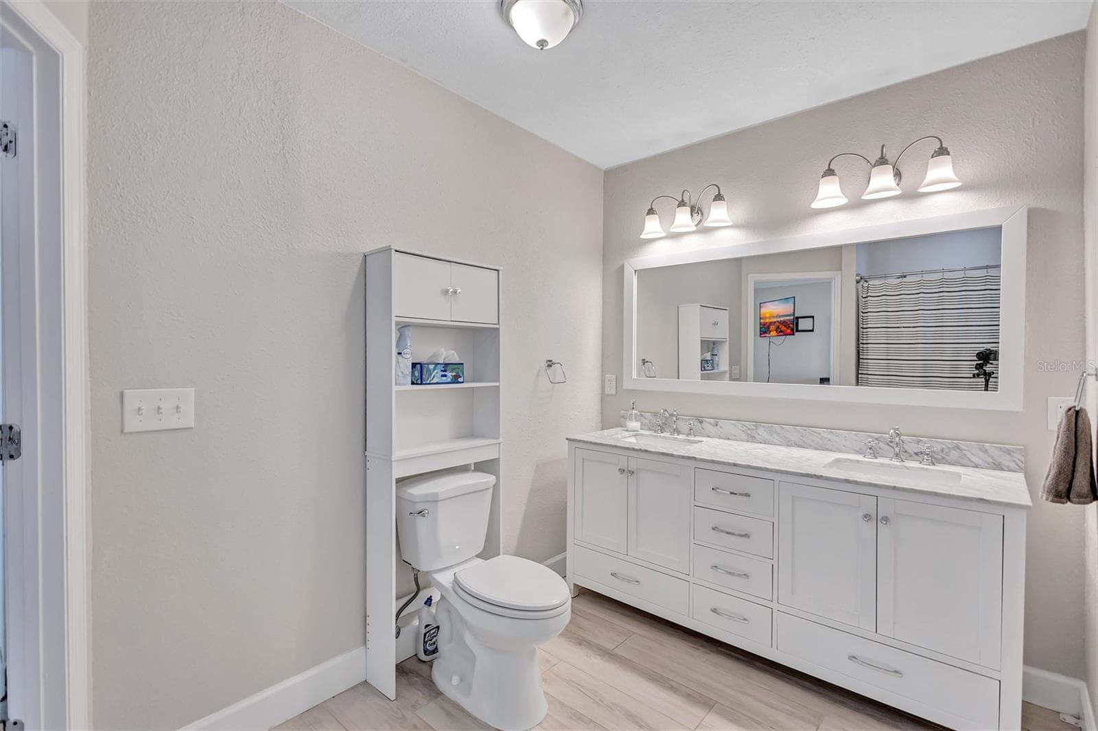 En-suite bathroom - 5337 2ND AVE N, ST PETERSBURG
