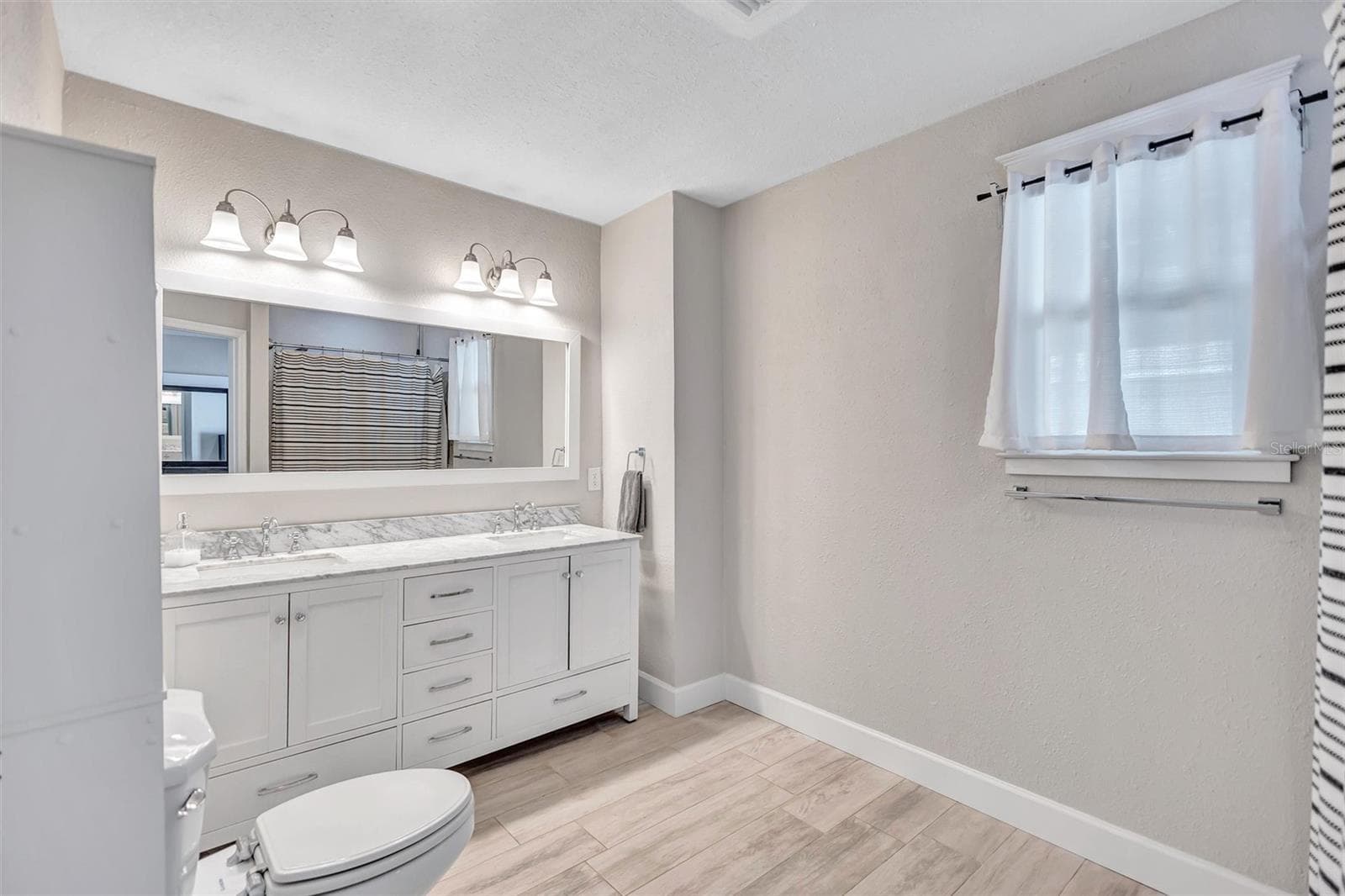 Double vanity - 5337 2ND AVE N, ST PETERSBURG