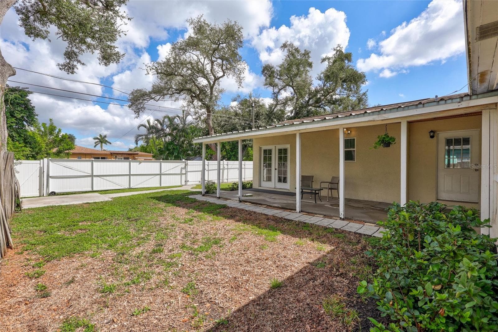 Large back yard - 5337 2ND AVE N, ST PETERSBURG