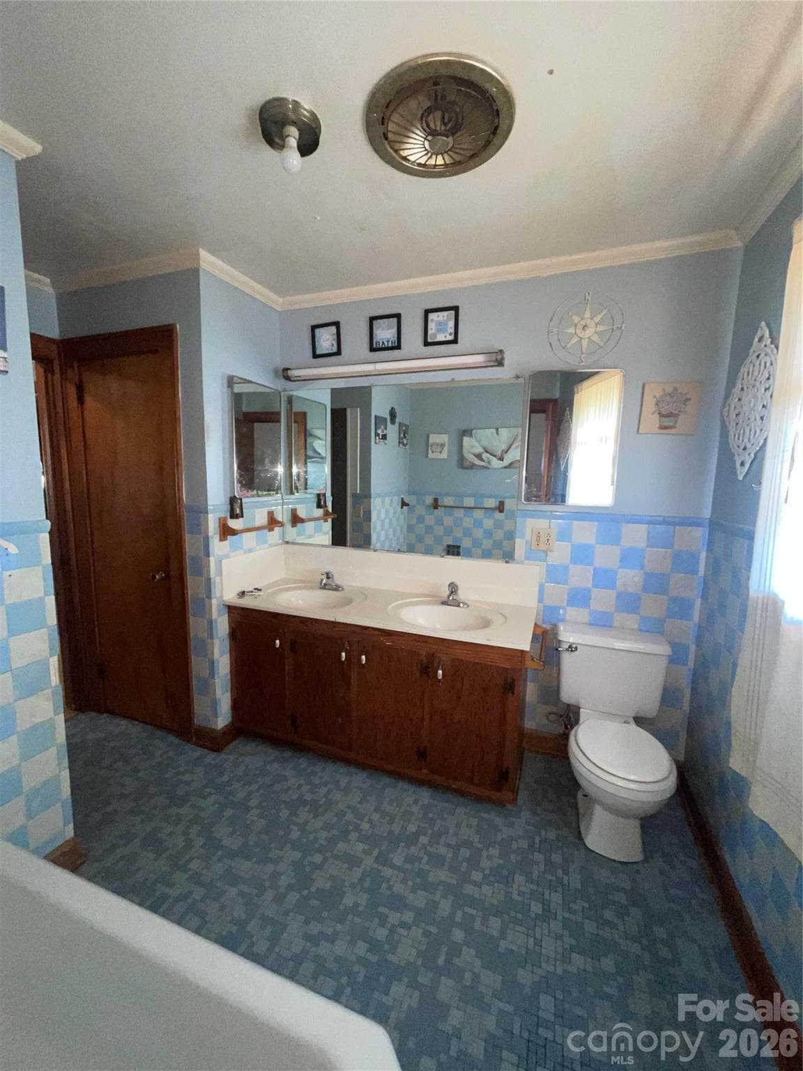 Single Family Residence at 6345 Woodleaf Road, Woodleaf, photo 10 of 21