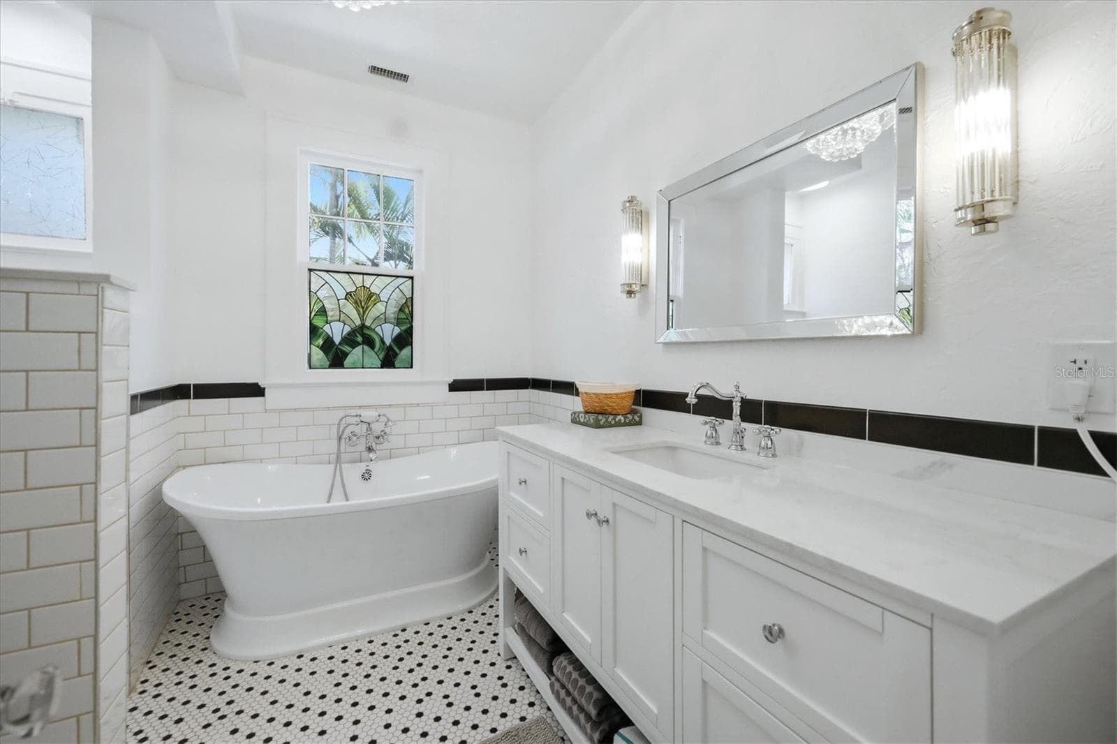 Single Family Residence at 4116 SWIFT RD, SARASOTA, photo 24 of 47
