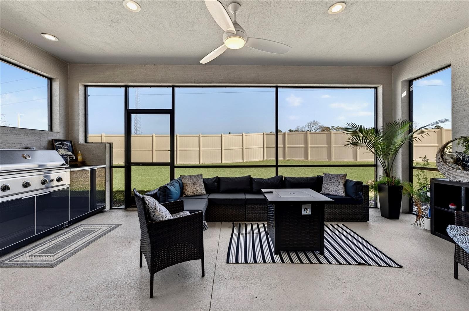 Single Family Residence at 6203 W FALLSGROVE LN, PORT ORANGE, photo 4 of 63