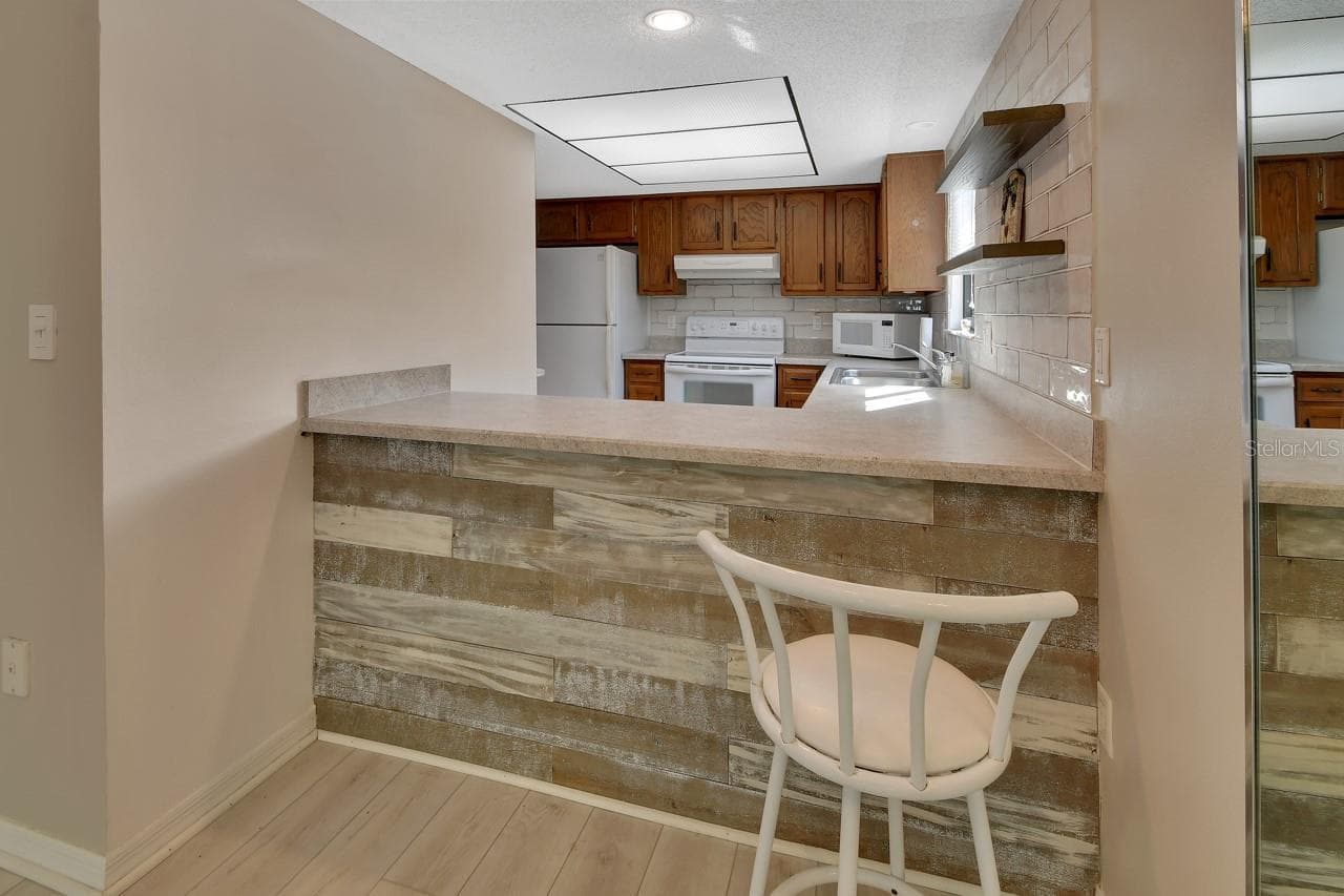 Condominium at 600 N BOUNDARY AVE #119C, DELAND, photo 16 of 36