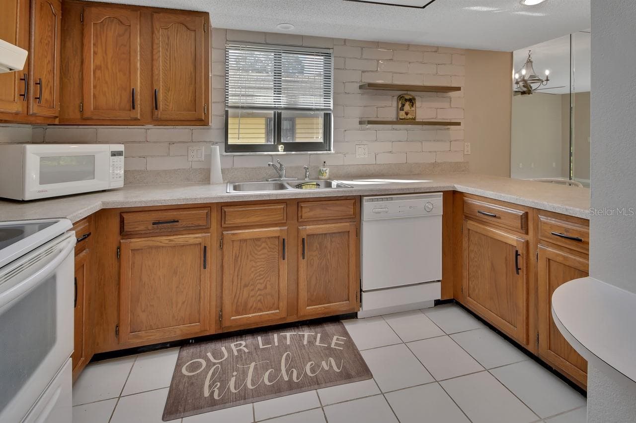 Condominium at 600 N BOUNDARY AVE #119C, DELAND, photo 17 of 36