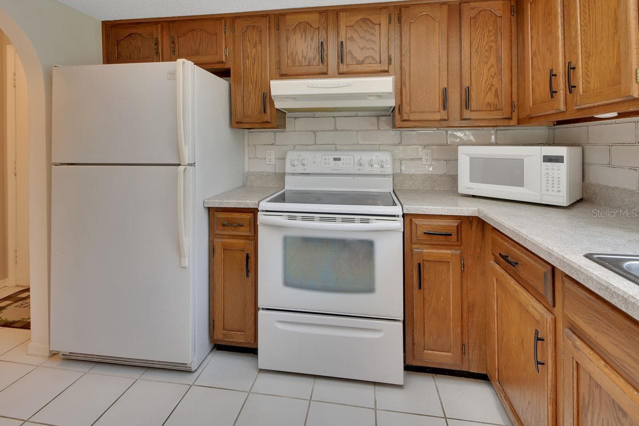 Condominium at 600 N BOUNDARY AVE #119C, DELAND, photo 19 of 36