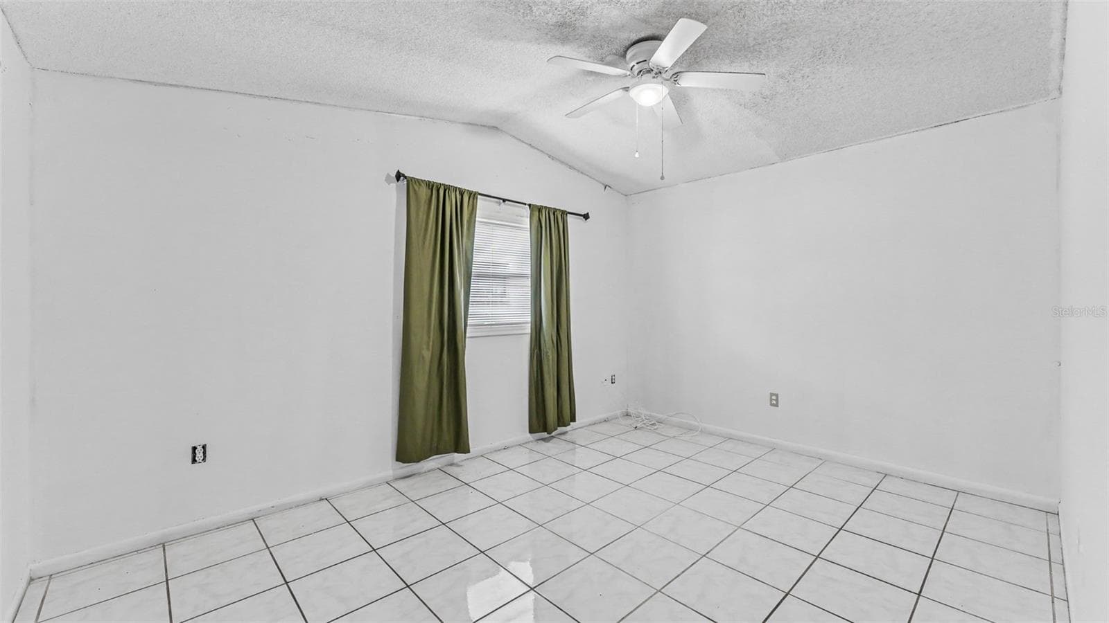 Single Family Residence at 842 ROCKINGHAM RD, LAKELAND, photo 14 of 26