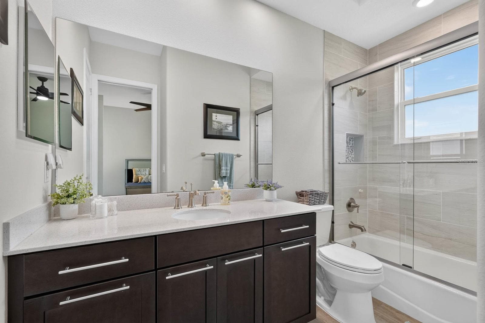 ensuite bathroom for guest bedroom - 36 NEW WATER OAK DR, PALM COAST