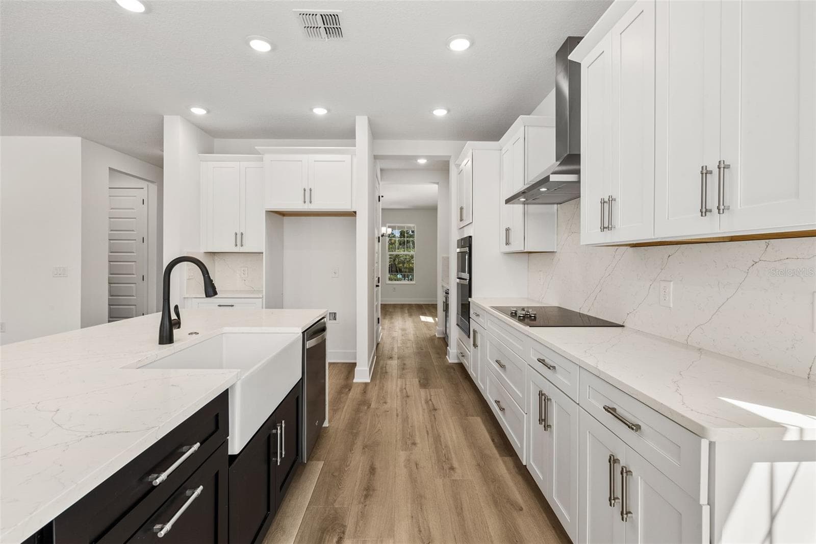 Single Family Residence at 324 37TH AVE, ST PETERSBURG, photo 9 of 42