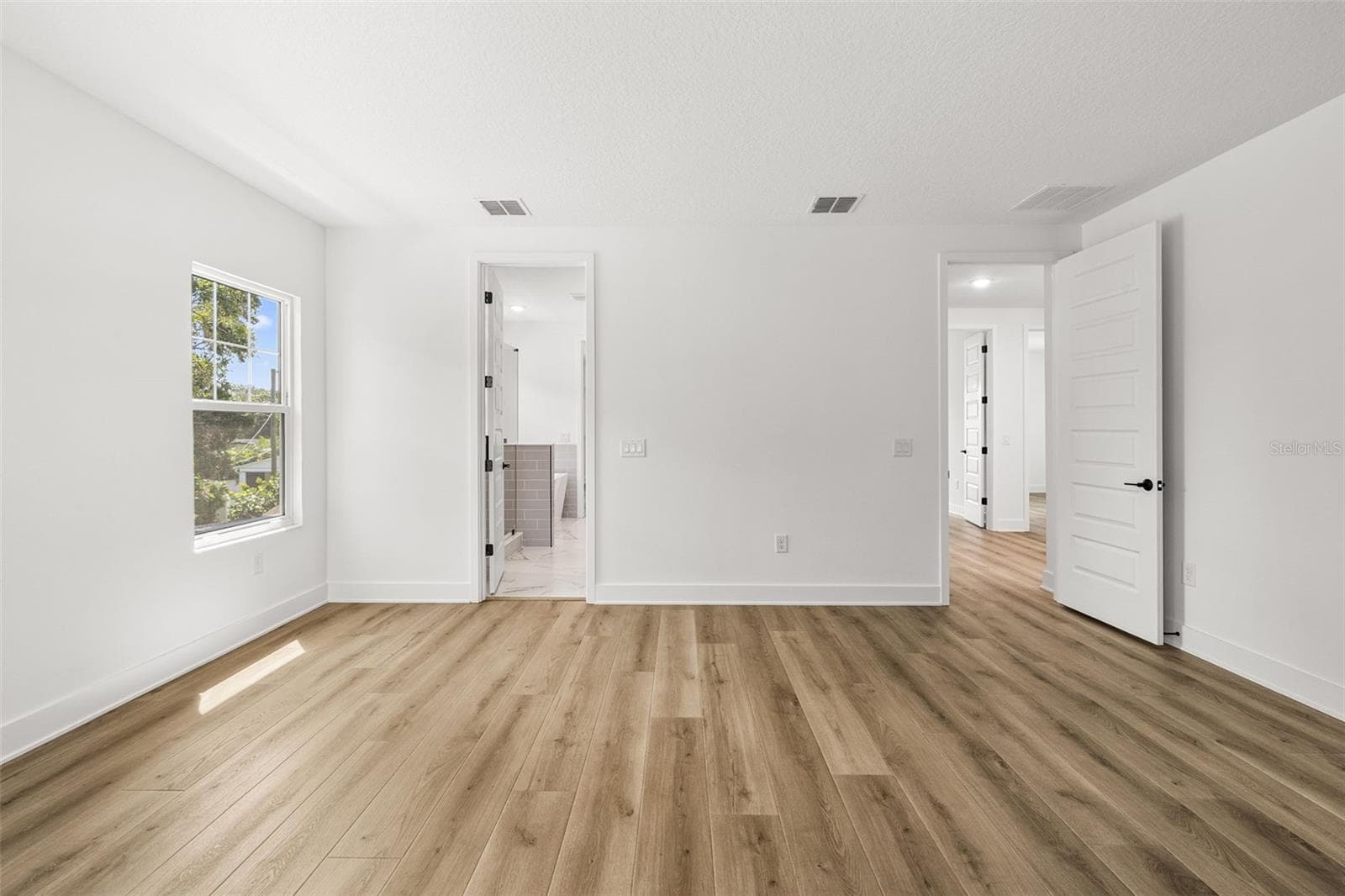 Single Family Residence at 324 37TH AVE, ST PETERSBURG, photo 21 of 42