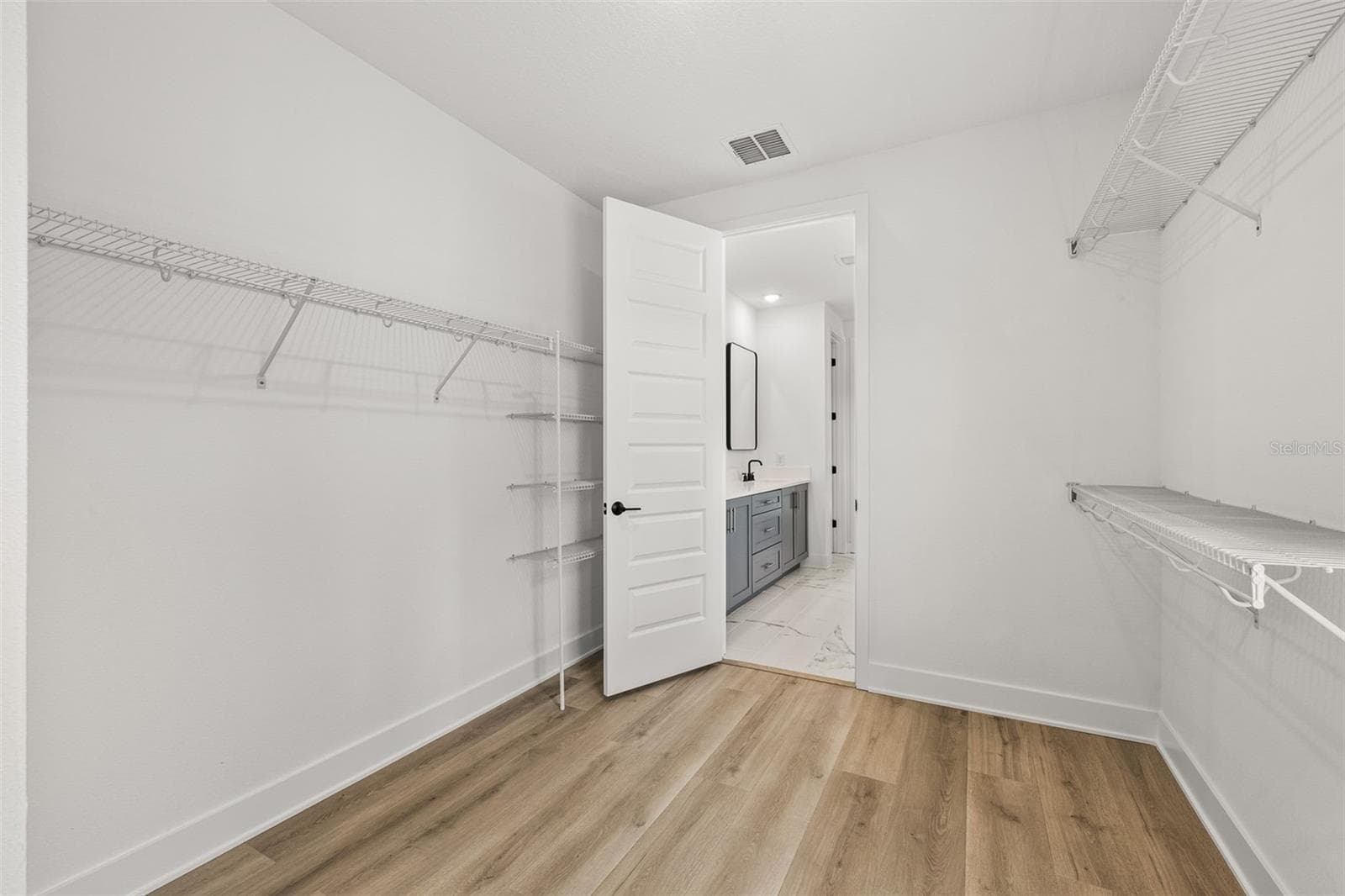 Single Family Residence at 324 37TH AVE, ST PETERSBURG, photo 26 of 42