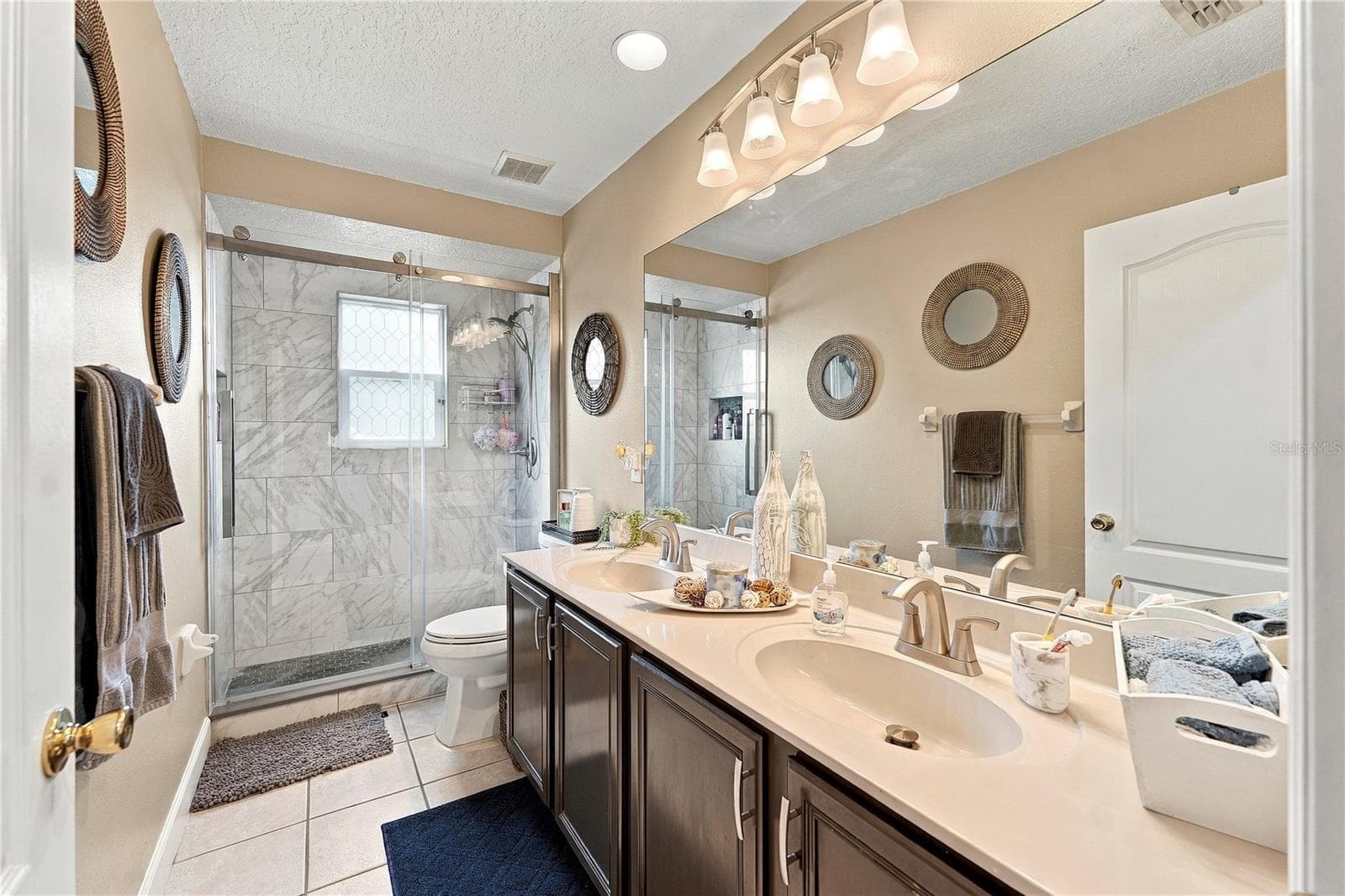 Single Family Residence at 9108 SHADOWBROOK TRL, ORLANDO, photo 9 of 28
