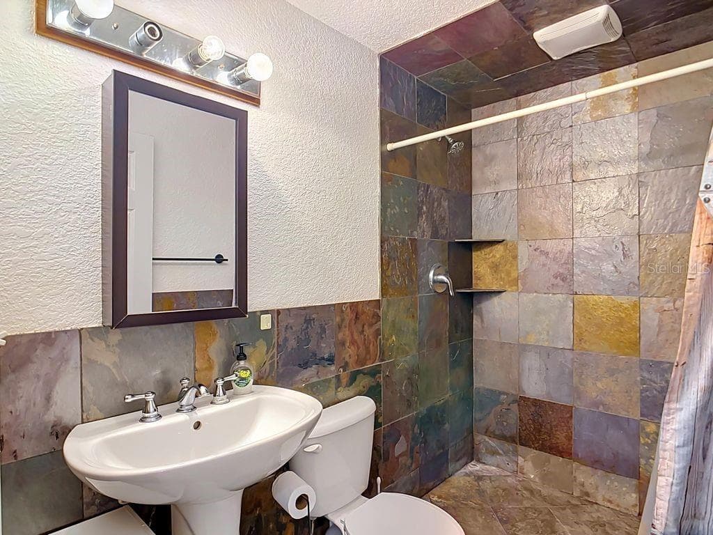 Guest Suite Full Bathroom - 1409 LAVILLA RD, PUNTA GORDA