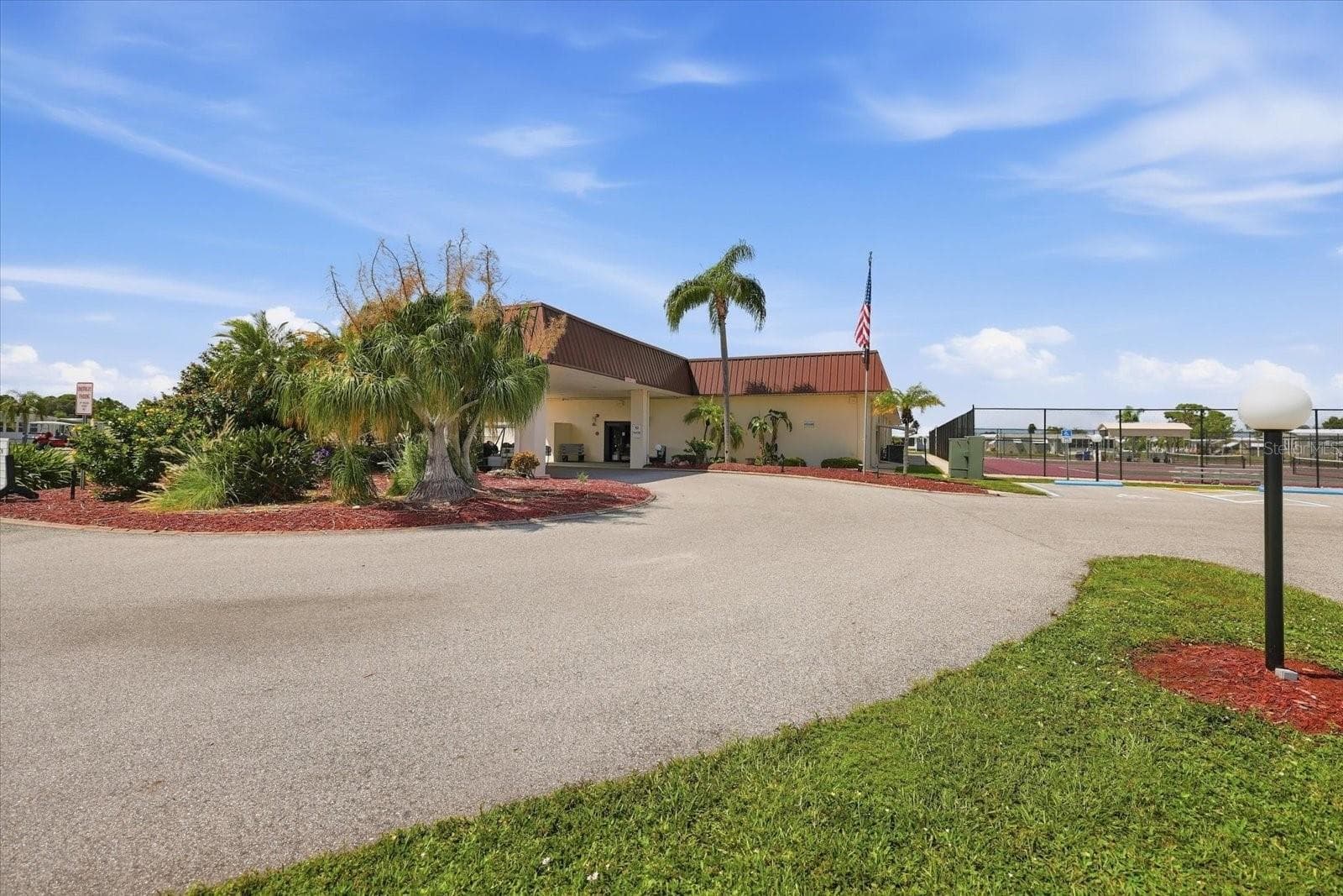 Manufactured Home at 609 IGLESIA DR, NORTH PORT, photo 24 of 28