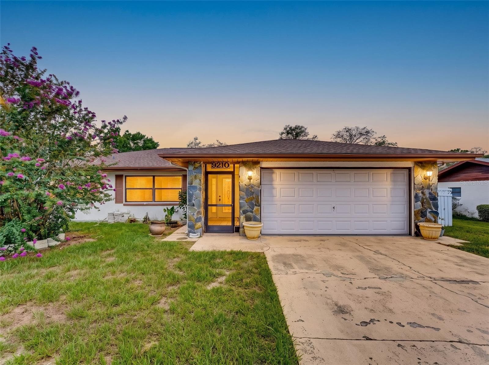 9210 N FONTANA WAY