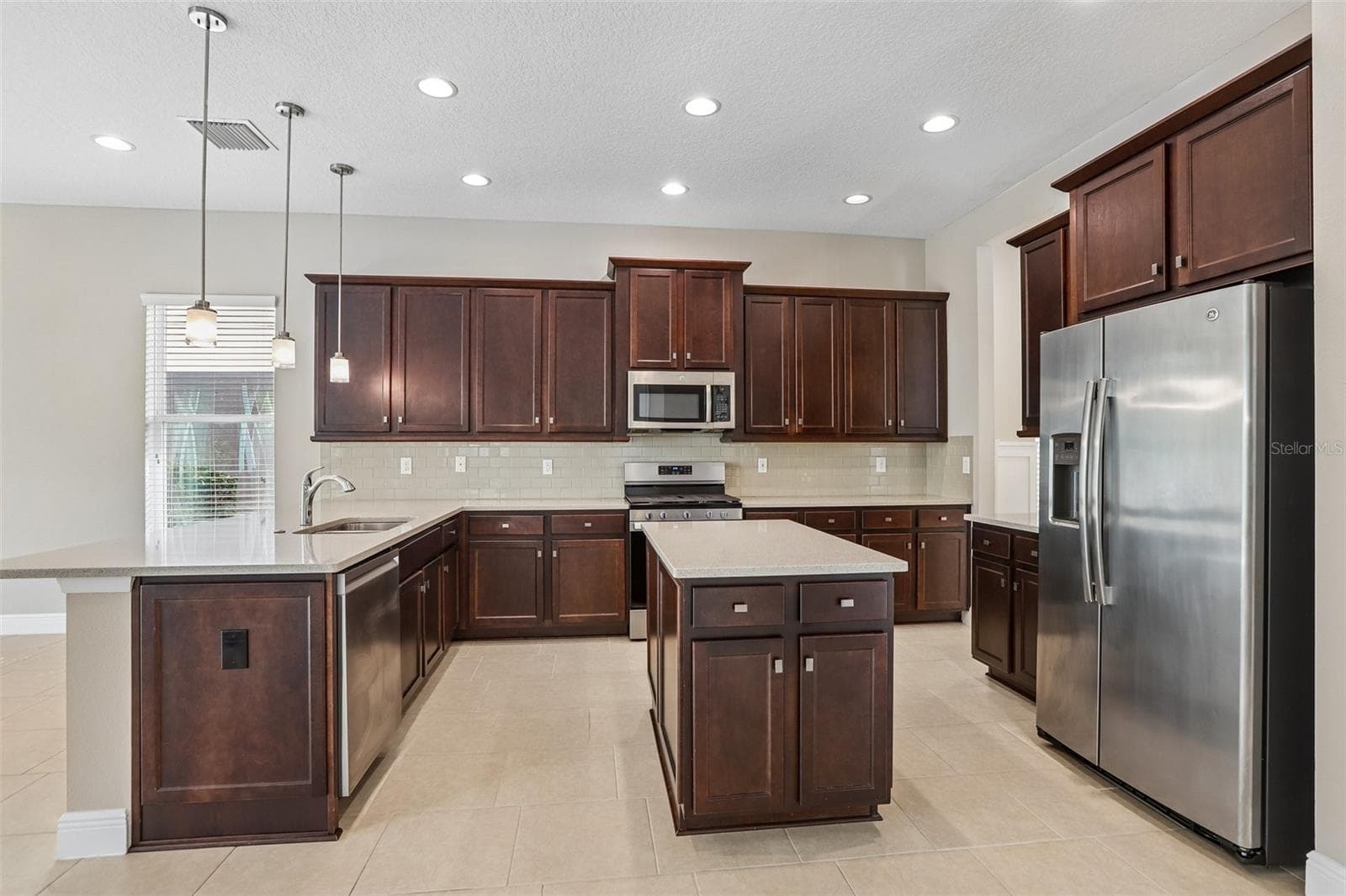 Single Family Residence at 2495 OAKWOOD PRESERVE DR, WESLEY CHAPEL, photo 15 of 65