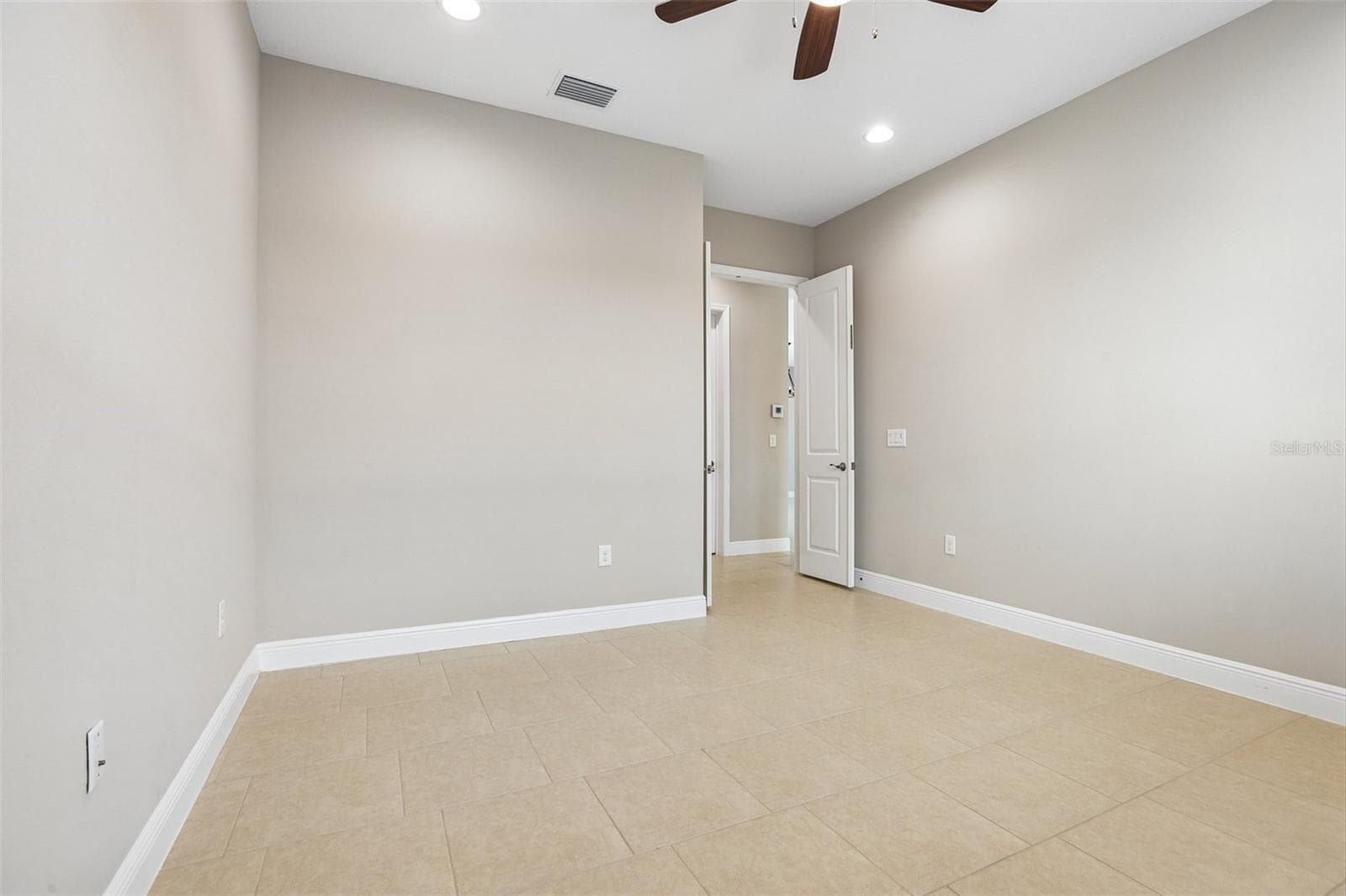 Office/Den - 2495 OAKWOOD PRESERVE DR, WESLEY CHAPEL