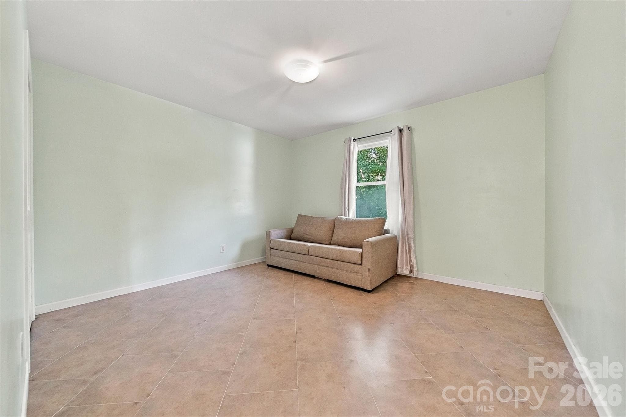 Single Family Residence at 861 8th Street Place SE, Hickory, photo 11 of 31