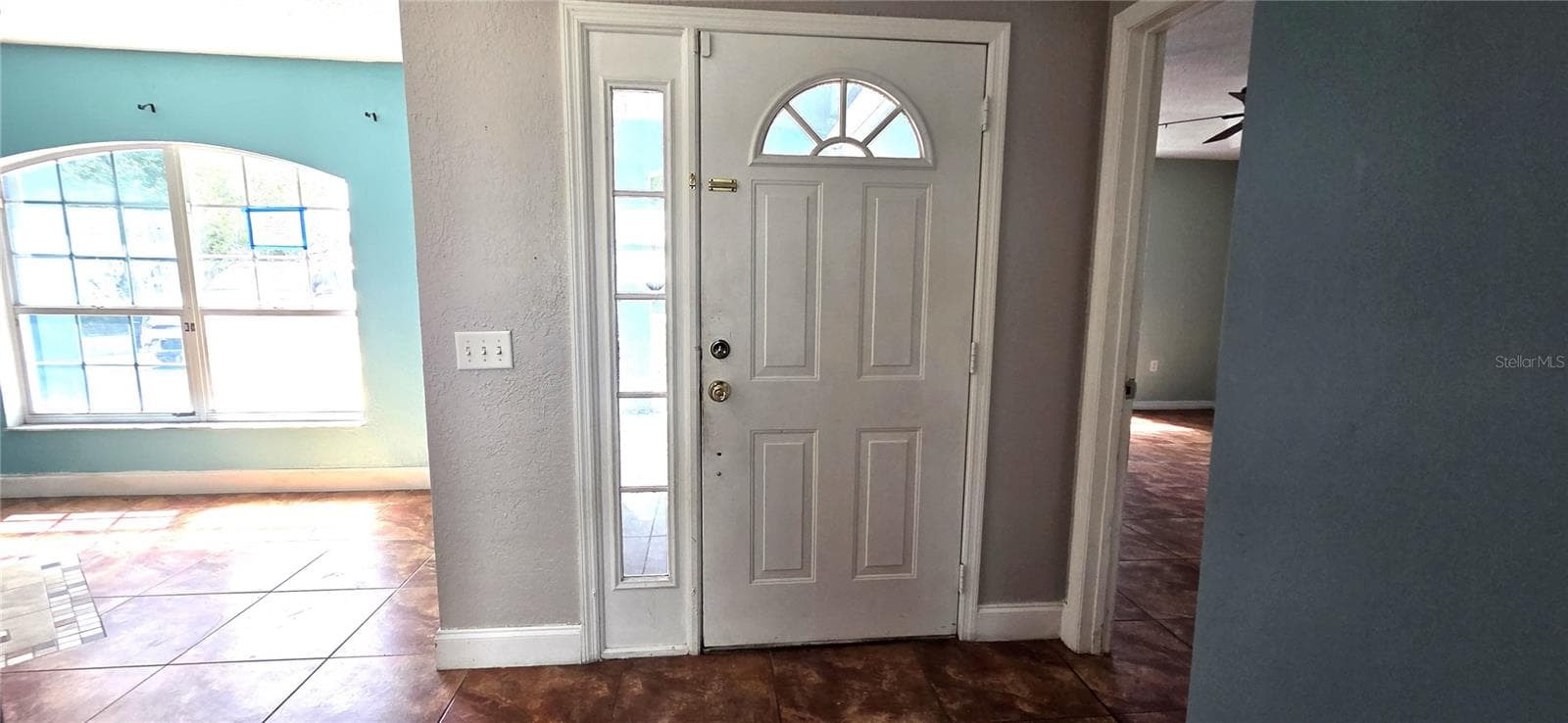 Single Family Residence at 6012 LAKE RUTH DR E, DUNDEE, photo 4 of 43