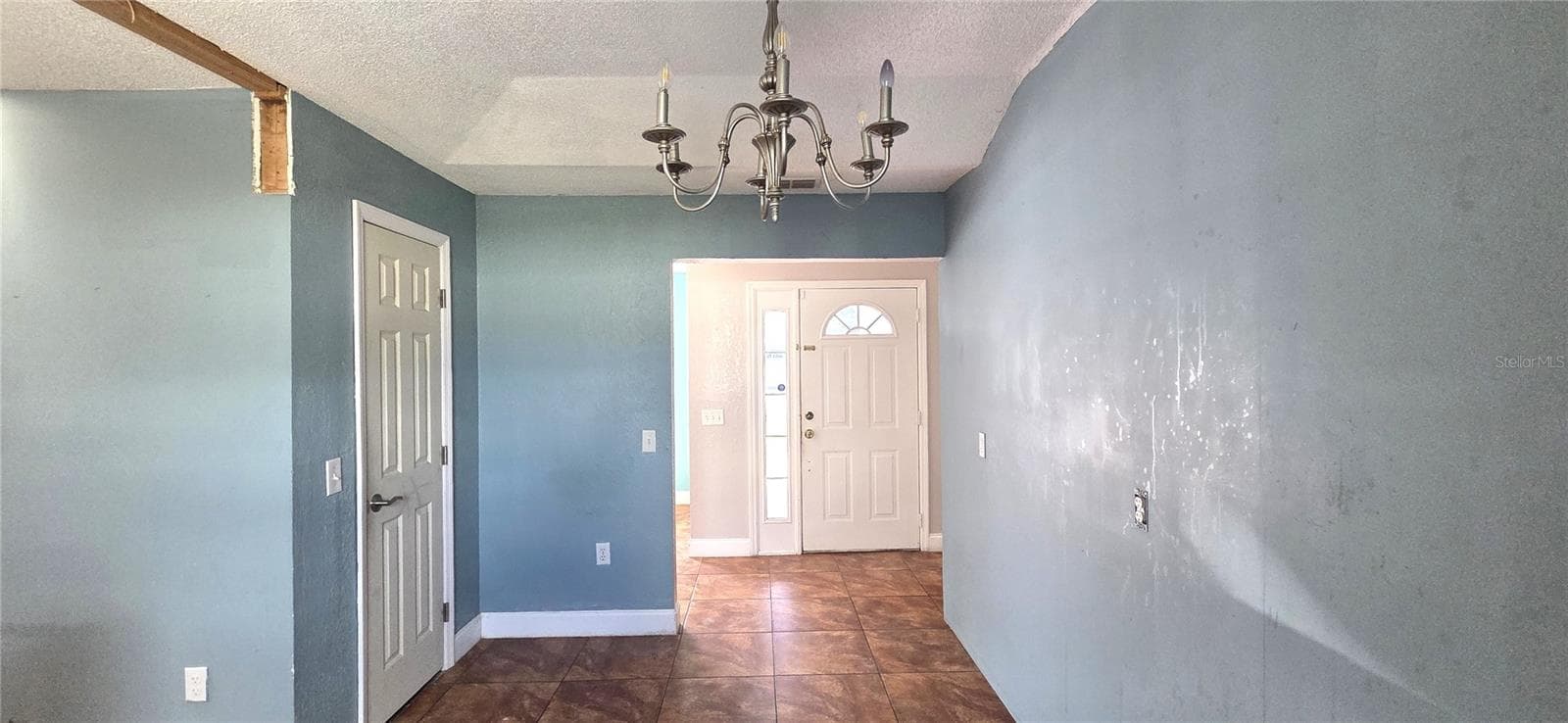 Single Family Residence at 6012 LAKE RUTH DR E, DUNDEE, photo 7 of 43