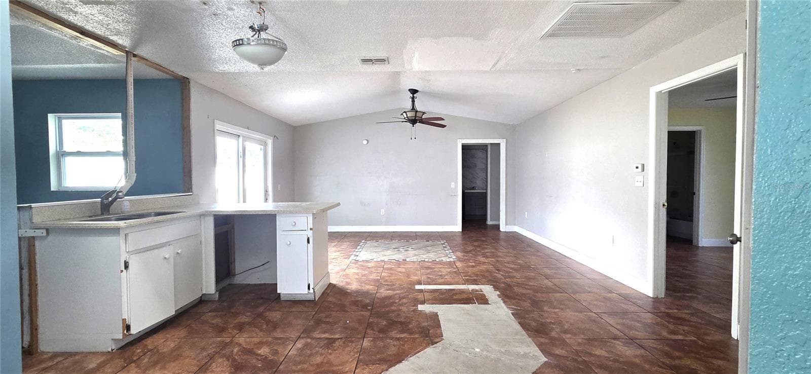 Single Family Residence at 6012 LAKE RUTH DR E, DUNDEE, photo 9 of 43