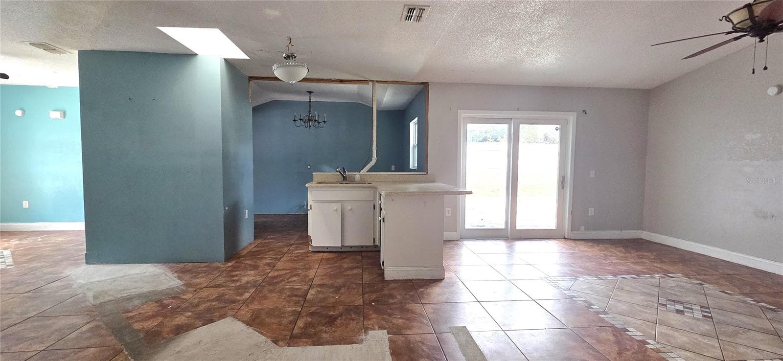 Single Family Residence at 6012 LAKE RUTH DR E, DUNDEE, photo 10 of 43
