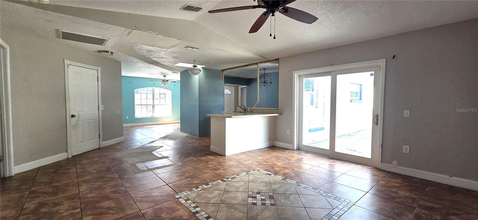 Single Family Residence at 6012 LAKE RUTH DR E, DUNDEE, photo 12 of 43