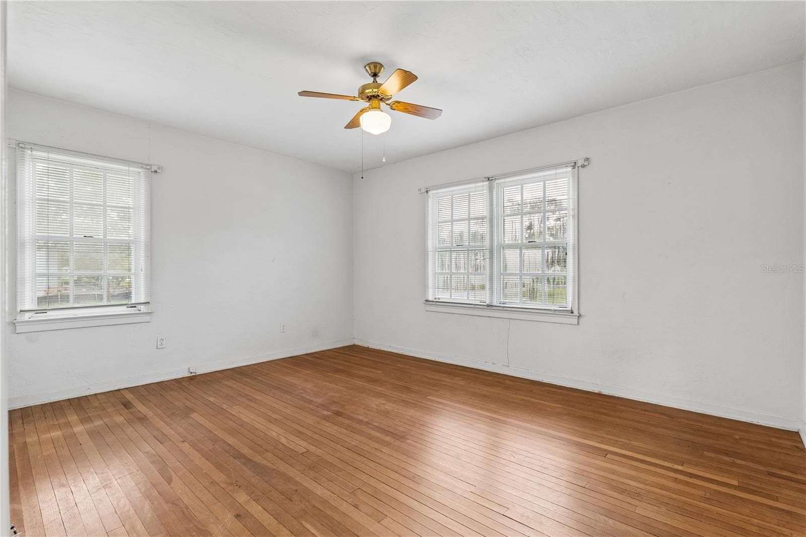 Single Family Residence at 1125 GUERNSEY ST, ORLANDO, photo 10 of 17
