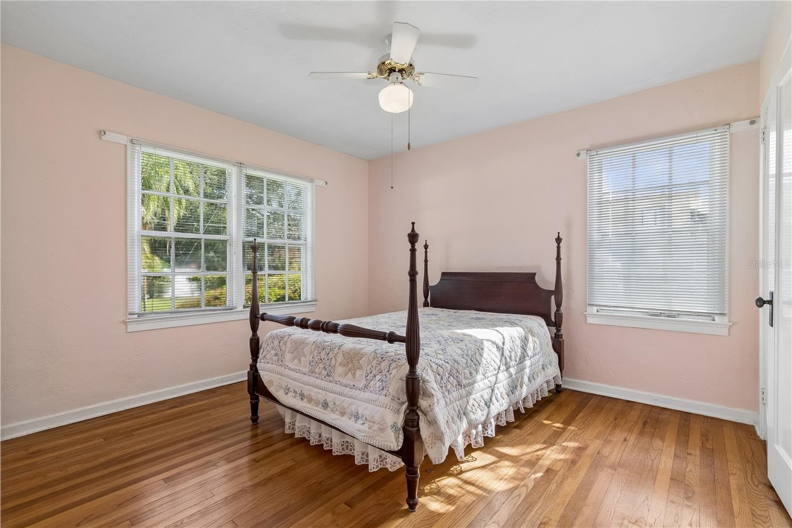 Single Family Residence at 1125 GUERNSEY ST, ORLANDO, photo 13 of 17