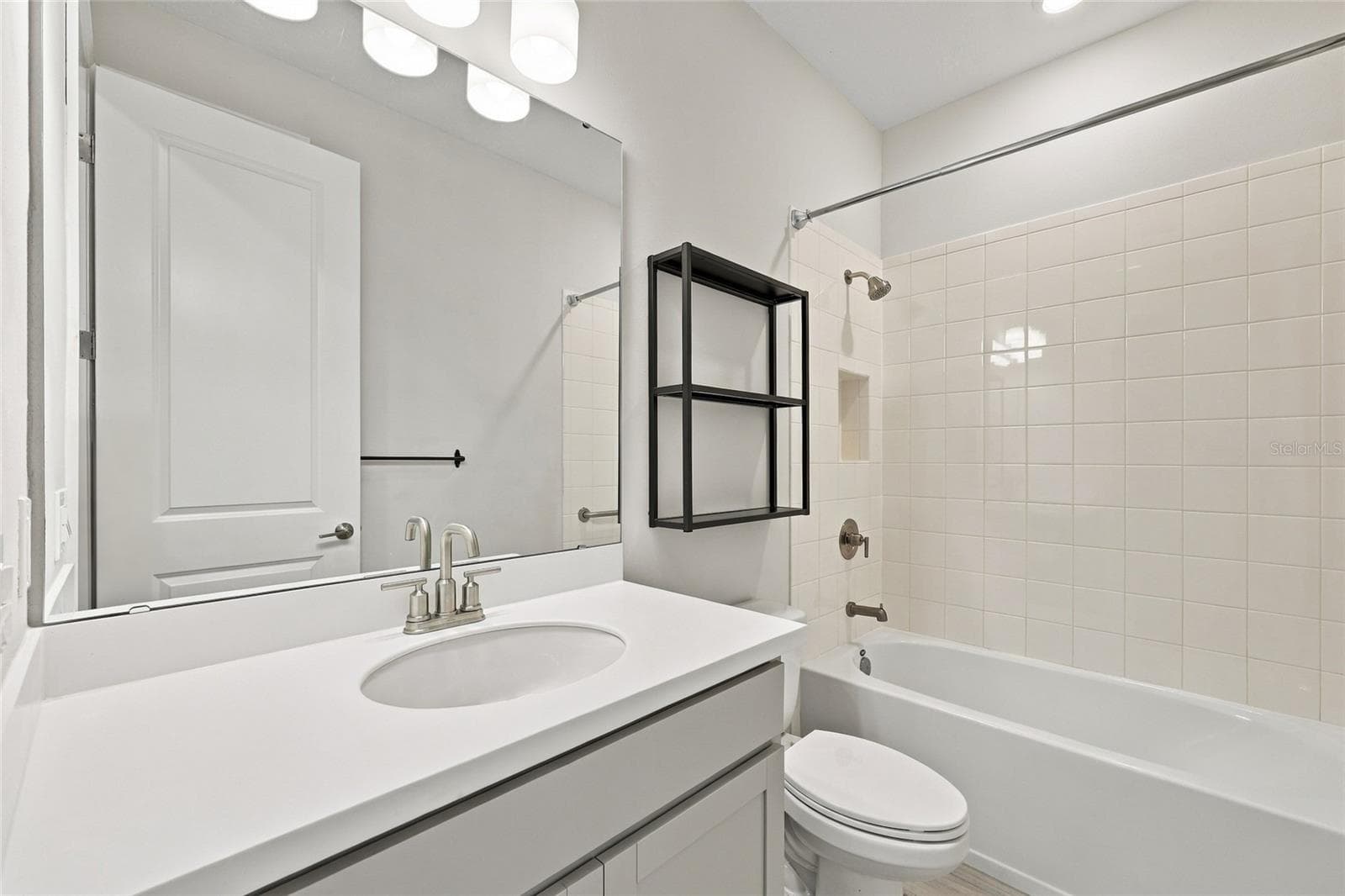 Shared Full Bath #1 - 1801 GOBLET COVE ST, KISSIMMEE