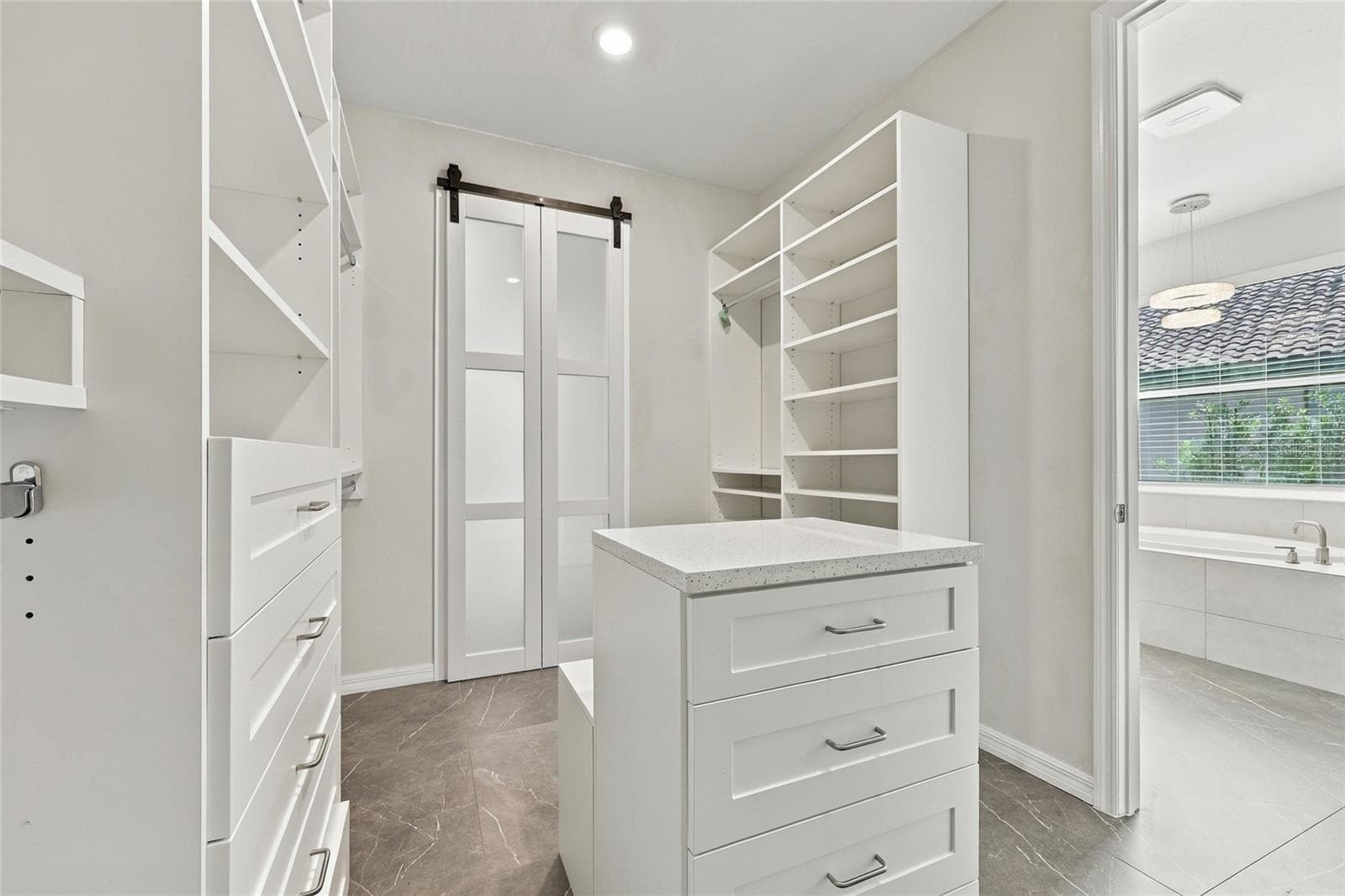Main Private Walk - in with entrance to Laundry! - 1801 GOBLET COVE ST, KISSIMMEE