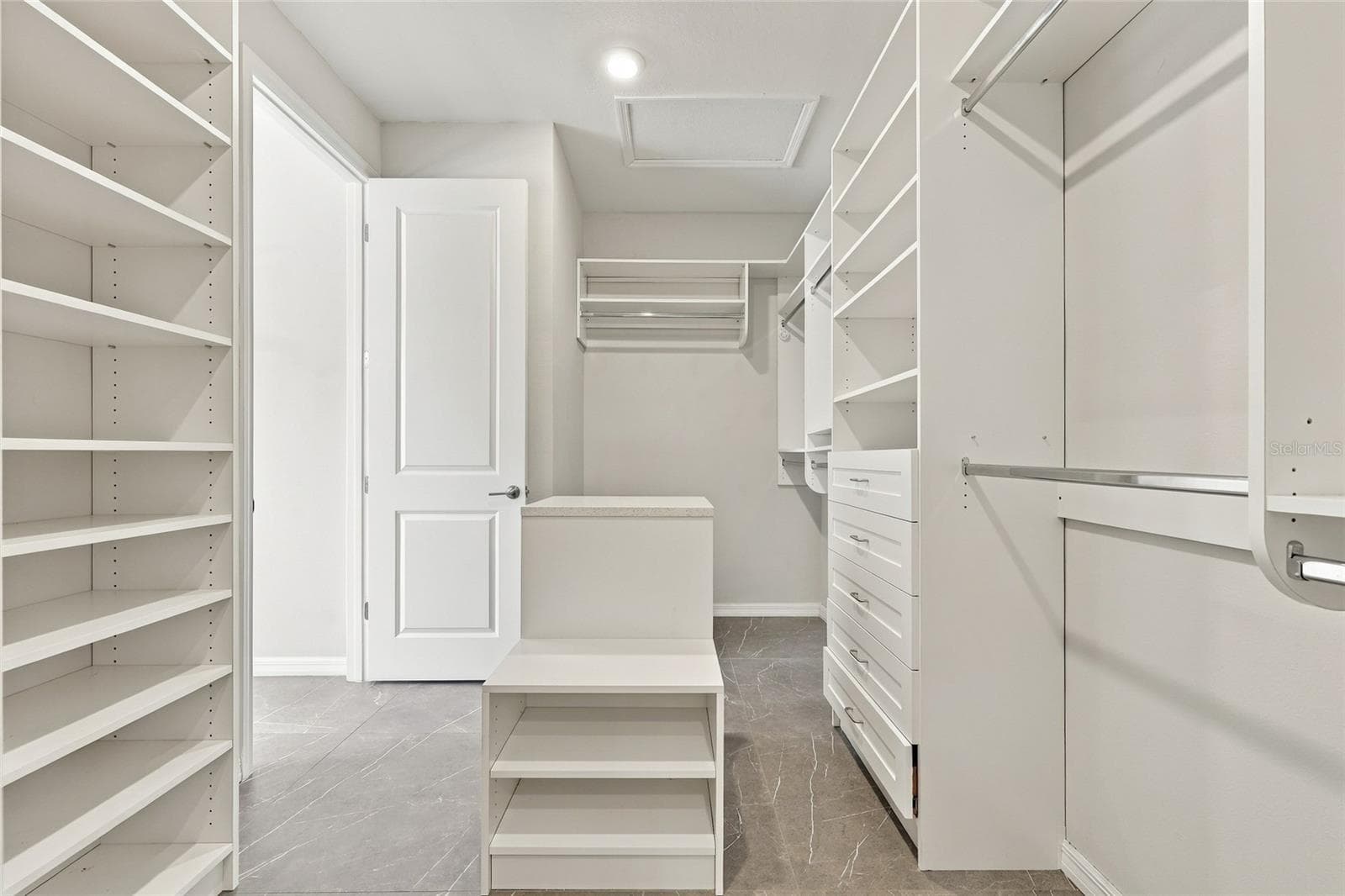 Main Private Walk - in with entrance to Laundry! - 1801 GOBLET COVE ST, KISSIMMEE