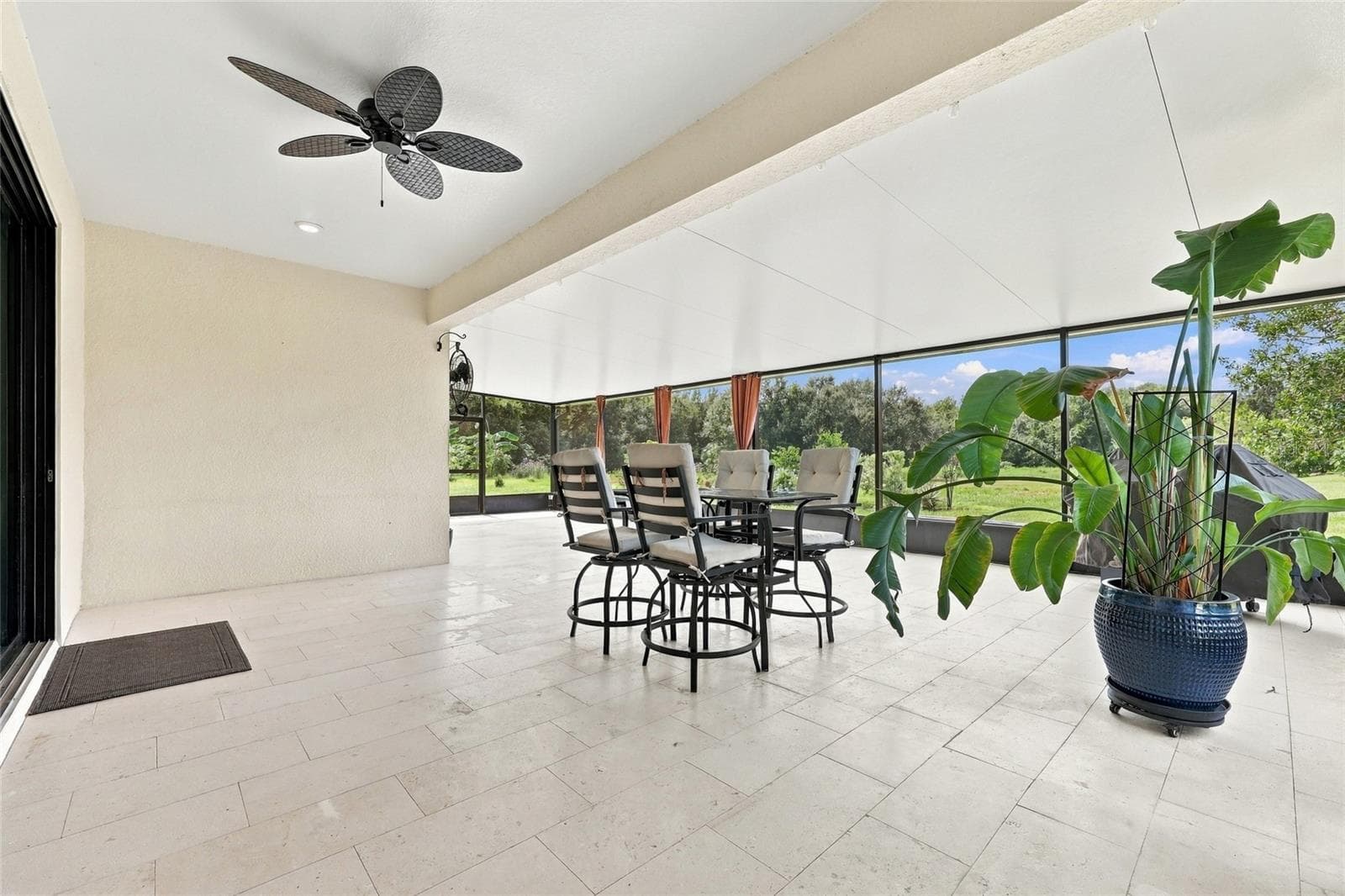 Extended Lanai - Tiled & Screened - with Beautiful Nature View - 1801 GOBLET COVE ST, KISSIMMEE
