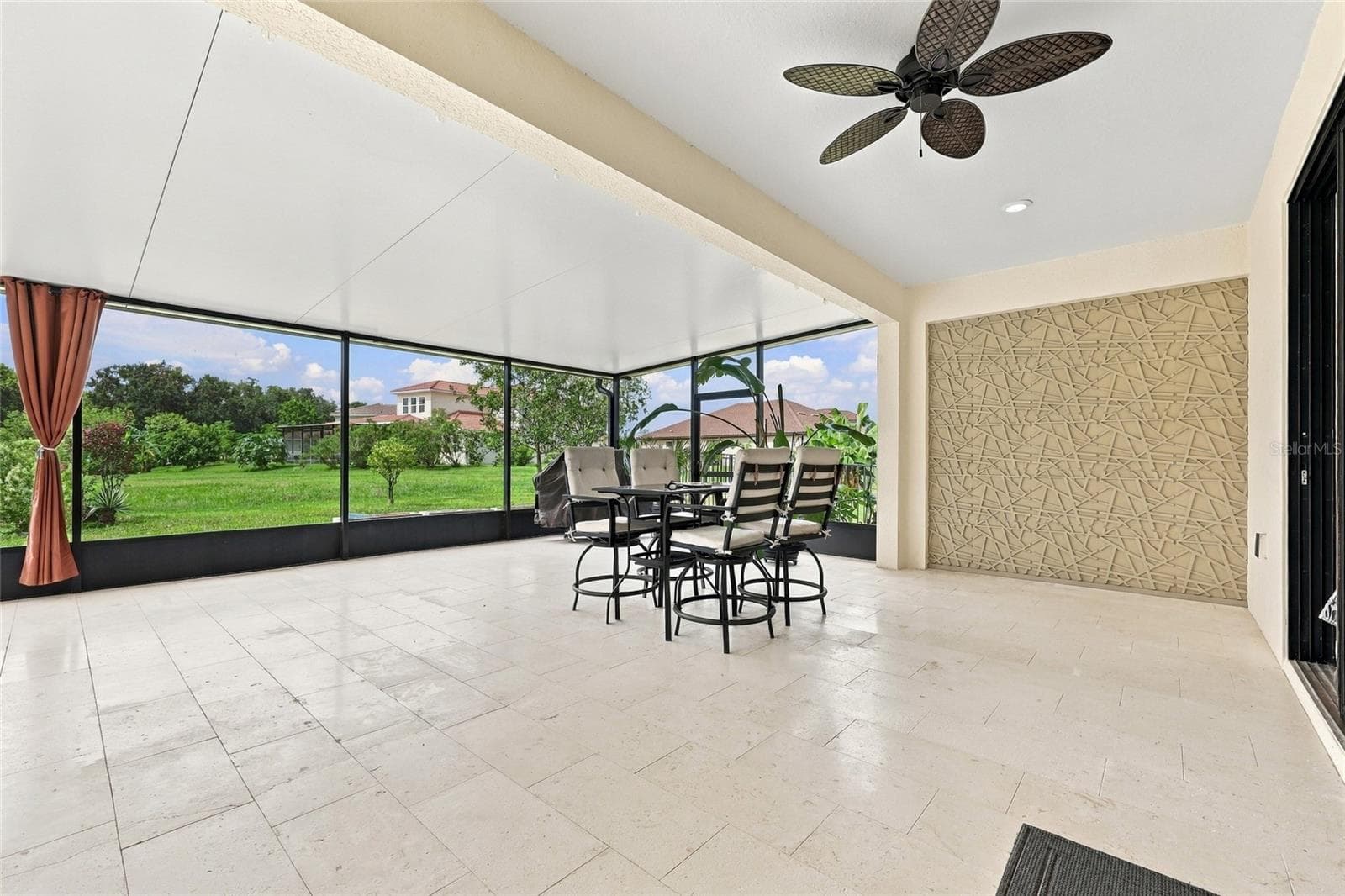 Extended Lanai - Tiled & Screened - with Beautiful Nature View - 1801 GOBLET COVE ST, KISSIMMEE