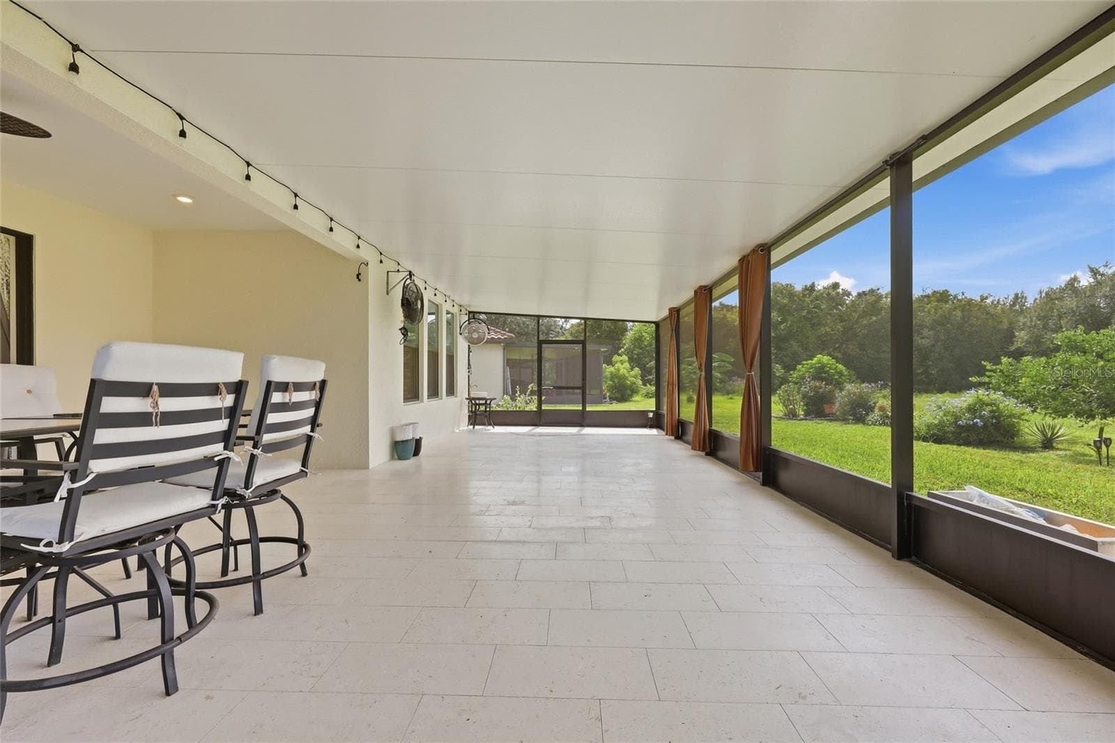 Extended Lanai - Tiled & Screened - with Beautiful Nature View - 1801 GOBLET COVE ST, KISSIMMEE