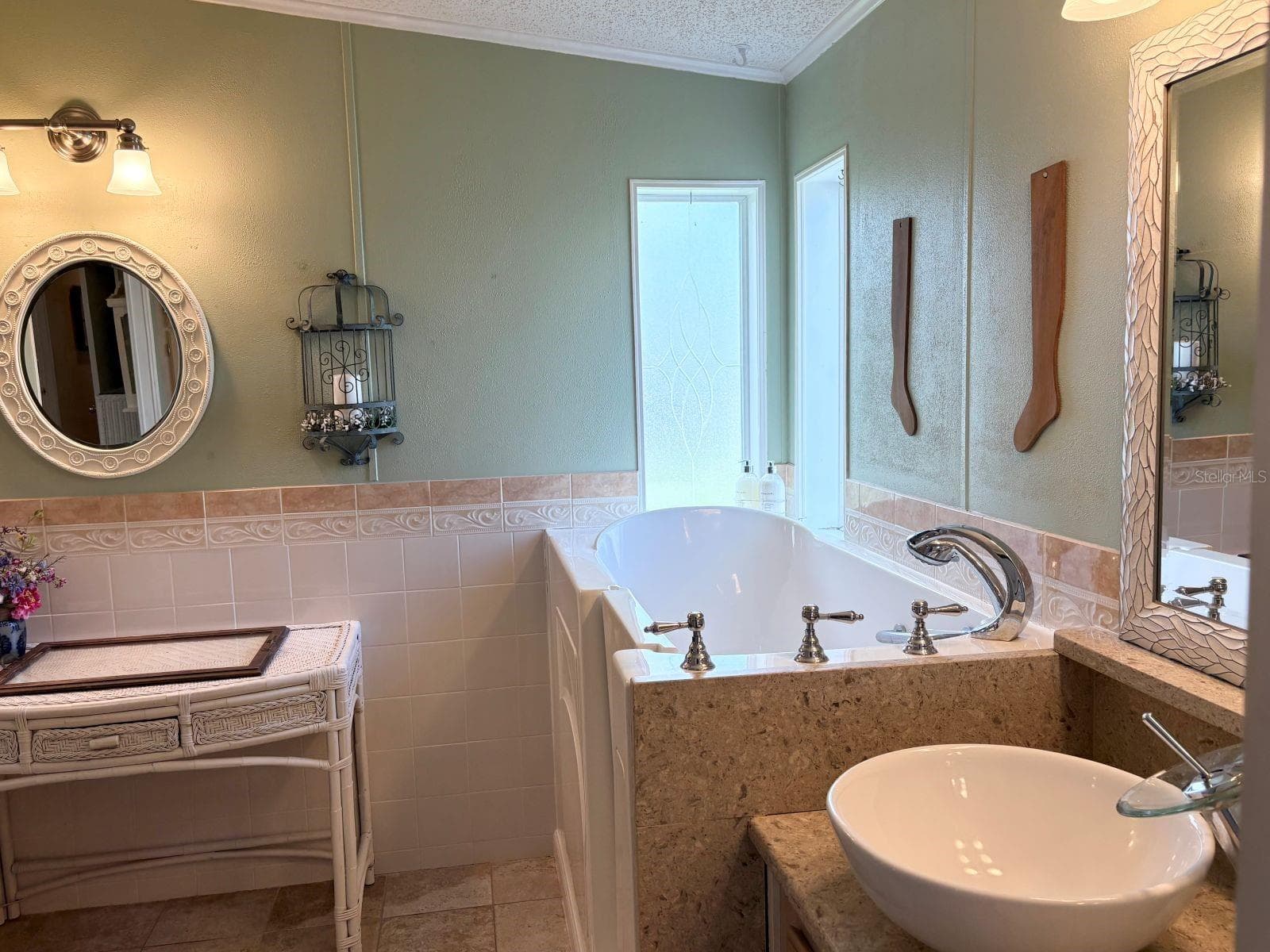 En-suite with water room and shower - 809 STARBOARD AVE, EDGEWATER