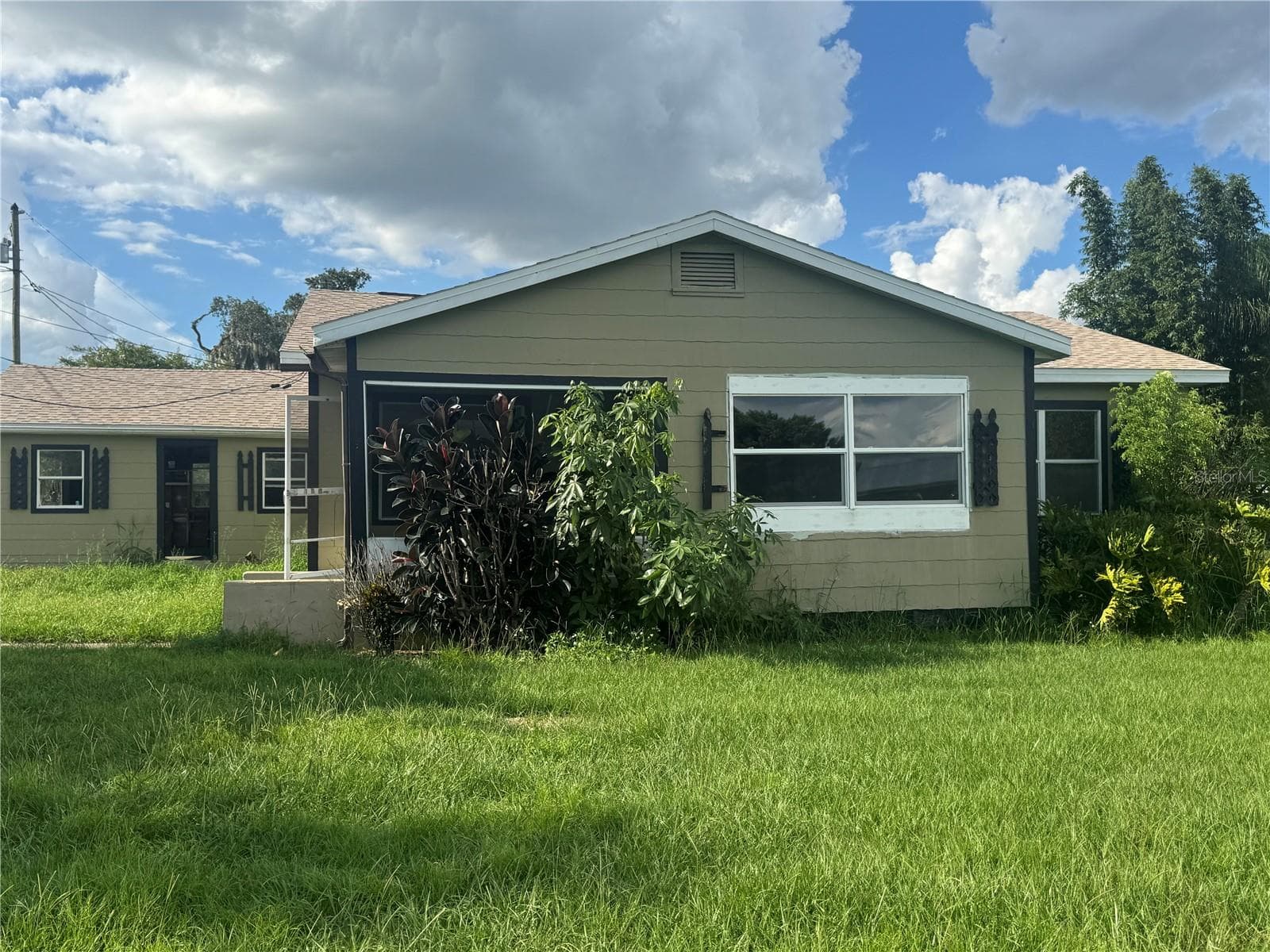 4 LAKEVIEW AVE
