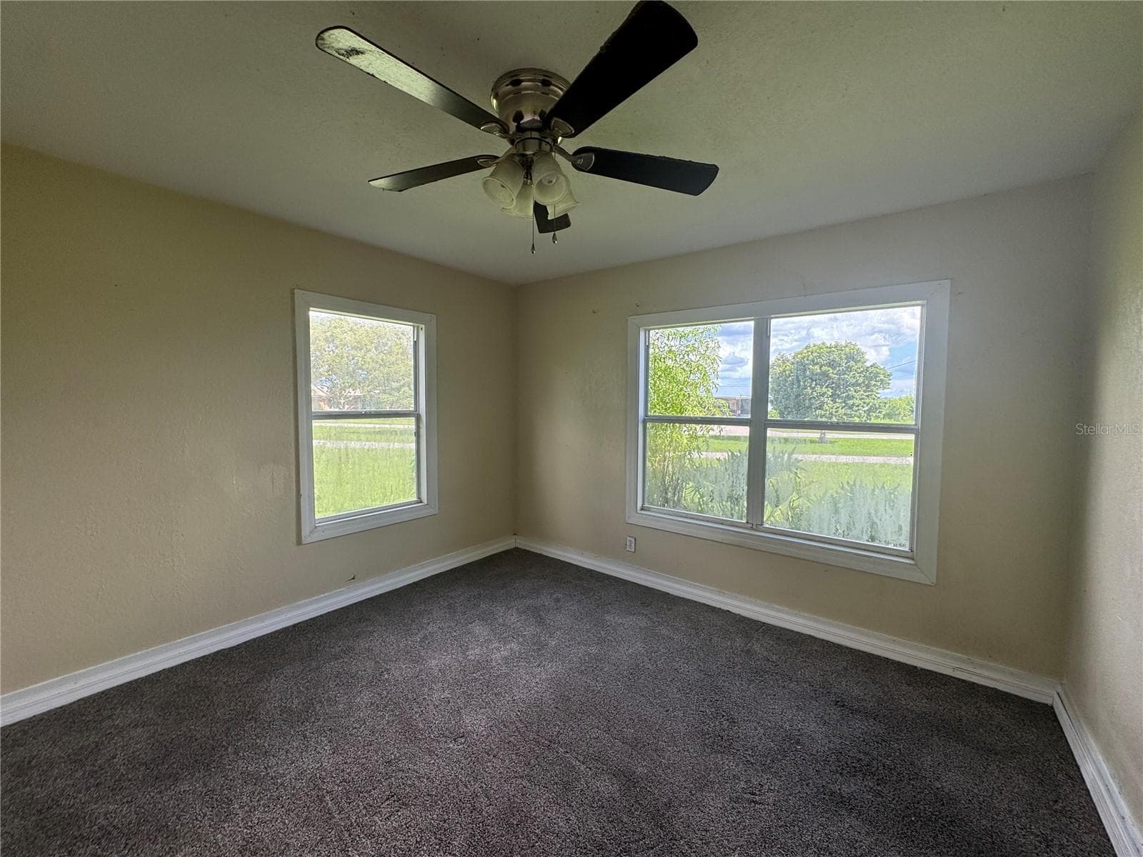 Single Family Residence at 4 LAKEVIEW AVE, FROSTPROOF, photo 10 of 20