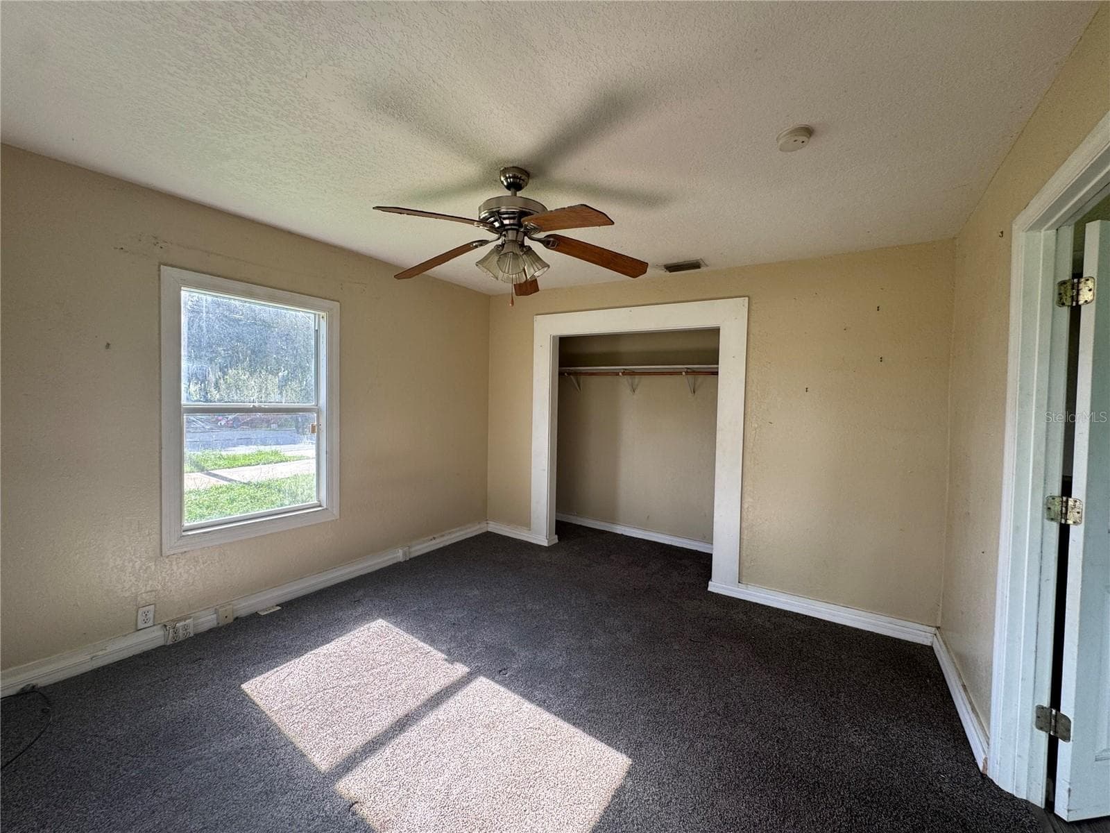 Single Family Residence at 4 LAKEVIEW AVE, FROSTPROOF, photo 11 of 20