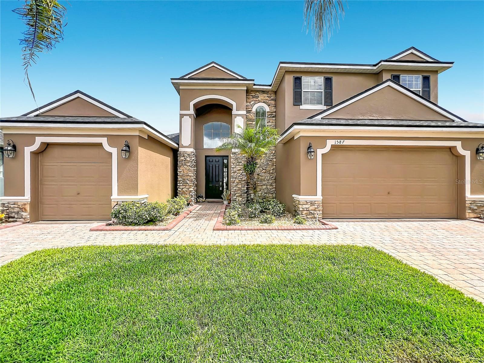 Single Family Residence at 1587 THORNAPPLE LN, SANFORD, photo 3 of 70